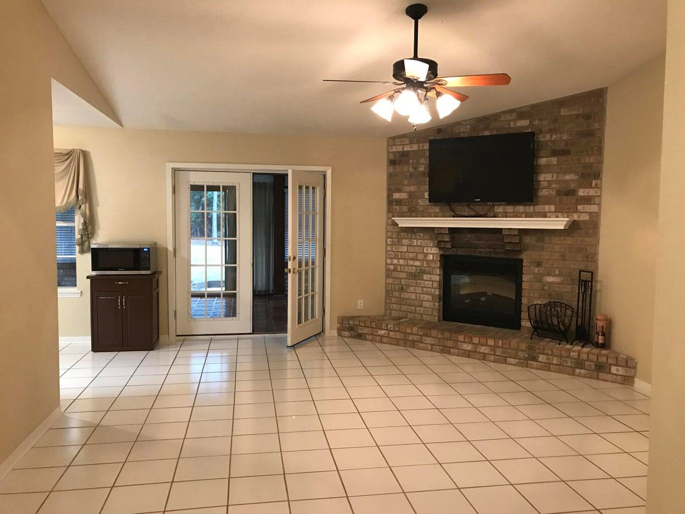 JACKSON TRAIL - Residential