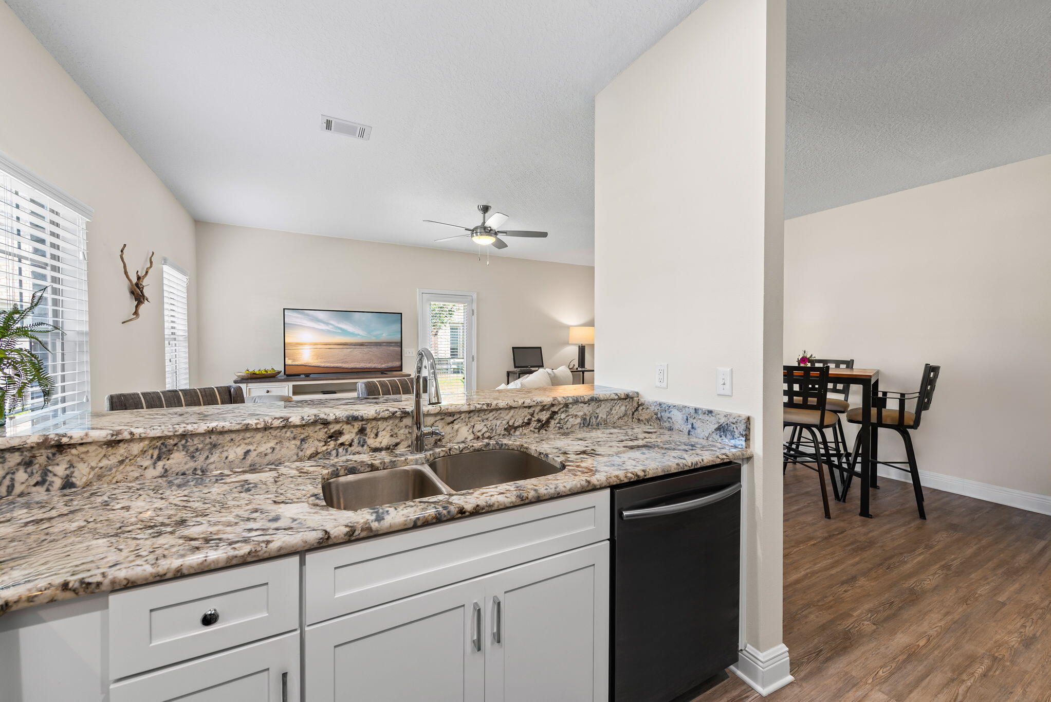 RESERVE POINTE - Residential