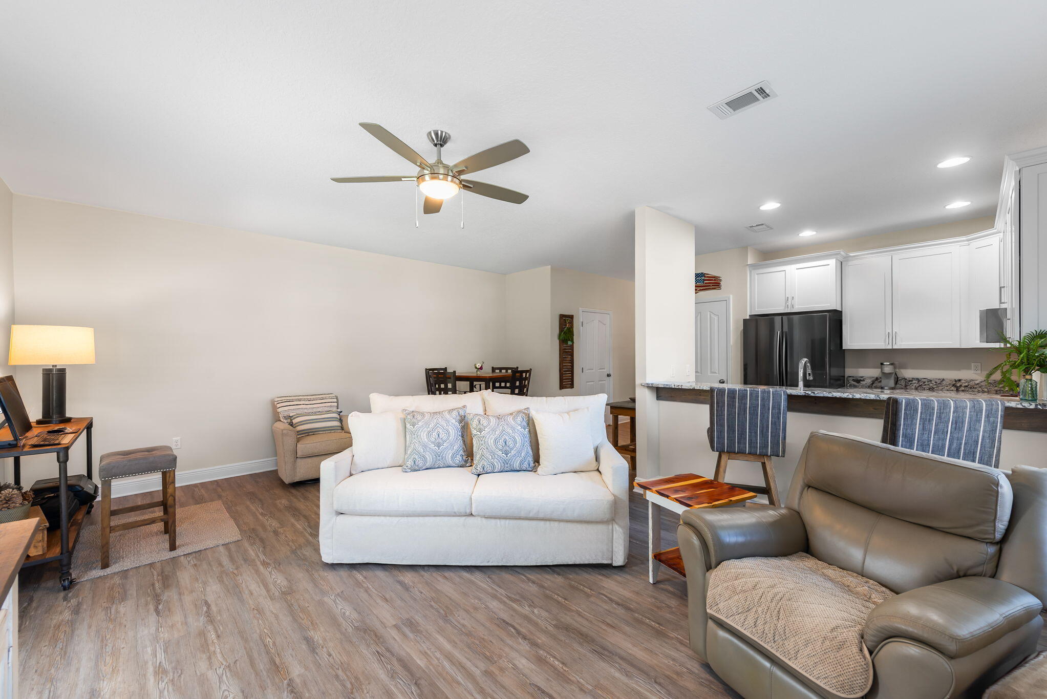 RESERVE POINTE - Residential