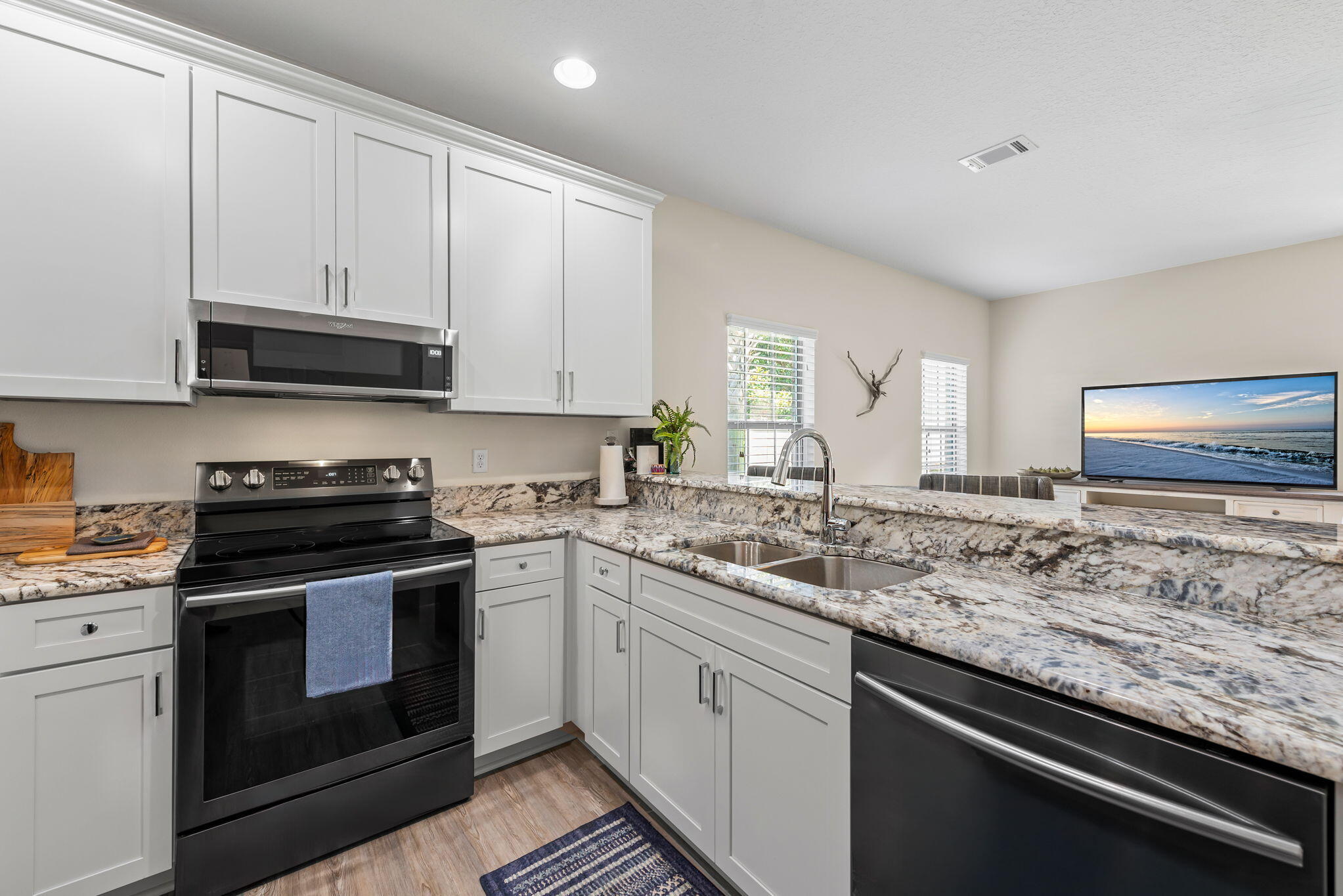 RESERVE POINTE - Residential