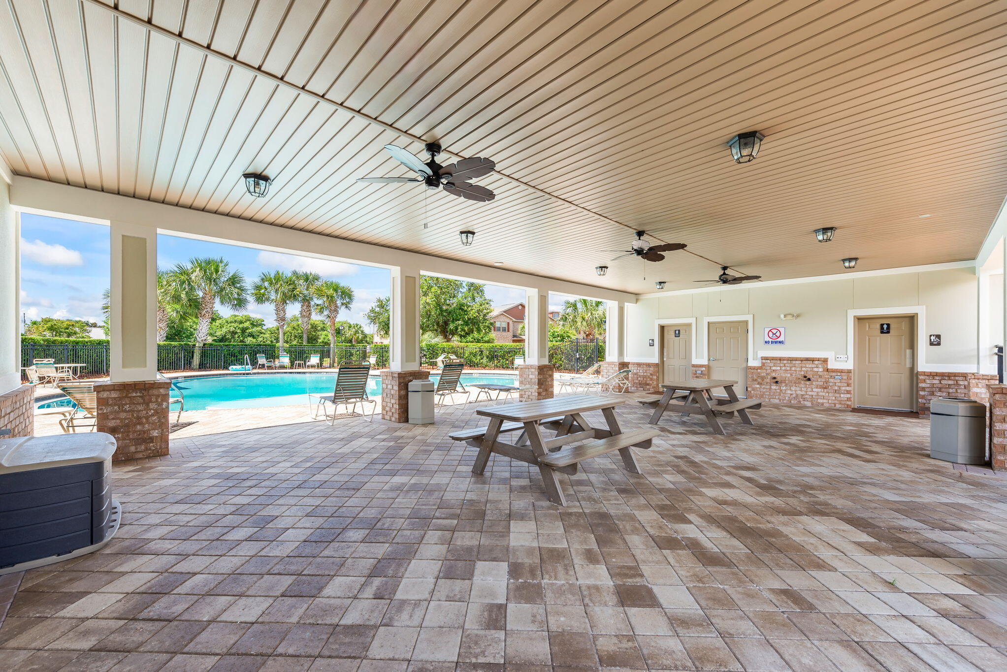 RESERVE POINTE - Residential