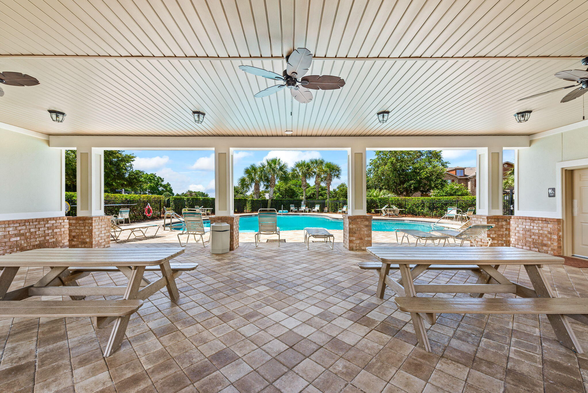 RESERVE POINTE - Residential