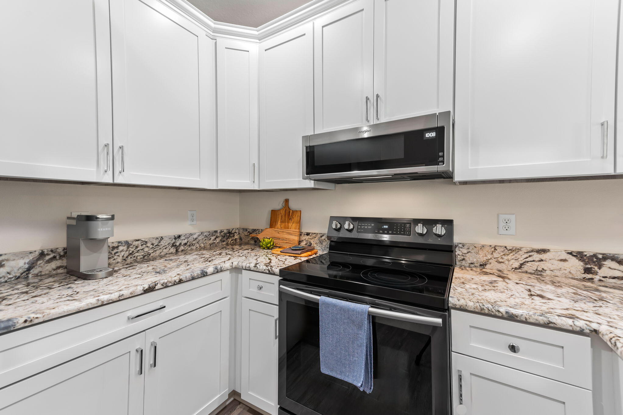 RESERVE POINTE - Residential