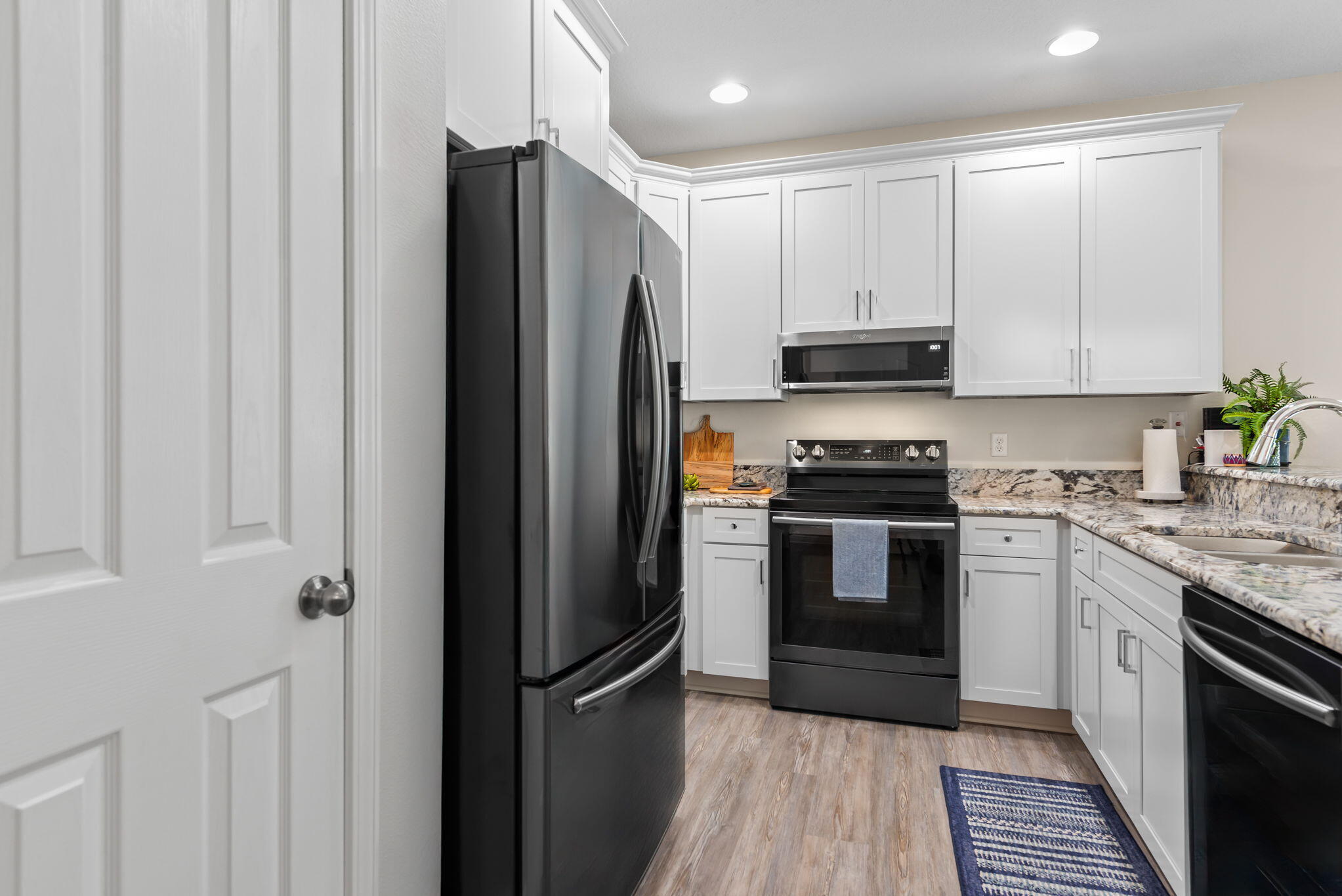 RESERVE POINTE - Residential