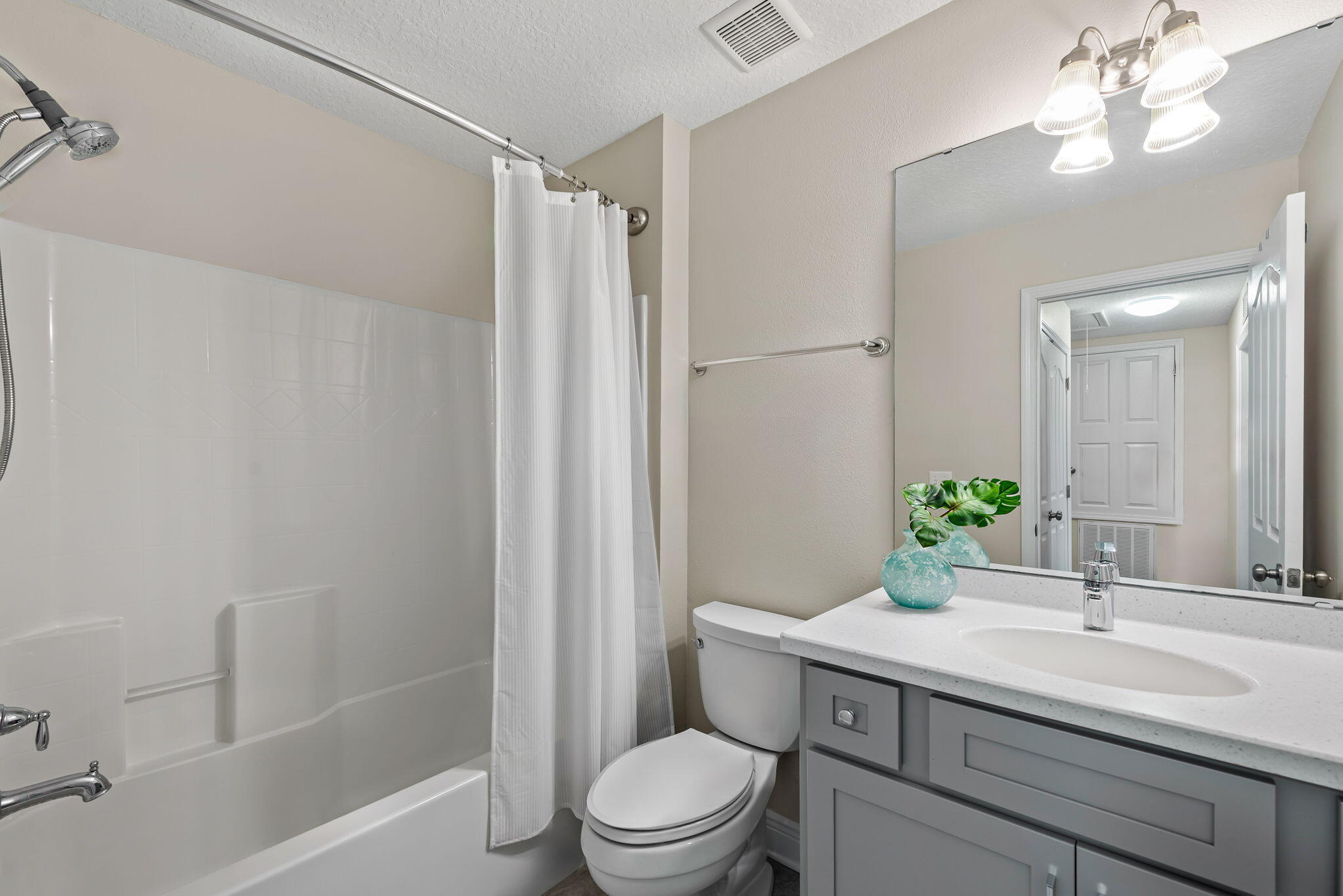 RESERVE POINTE - Residential