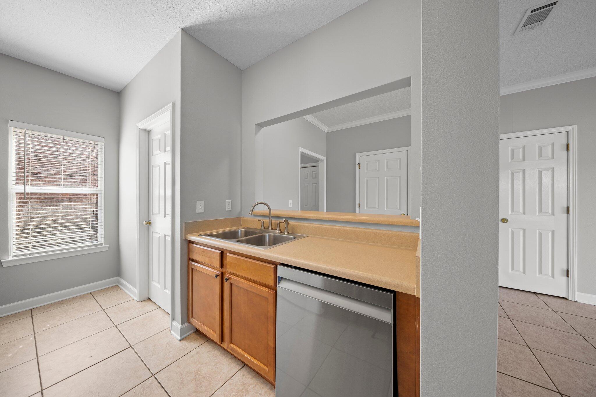 Miranda Apartments - Residential Lease