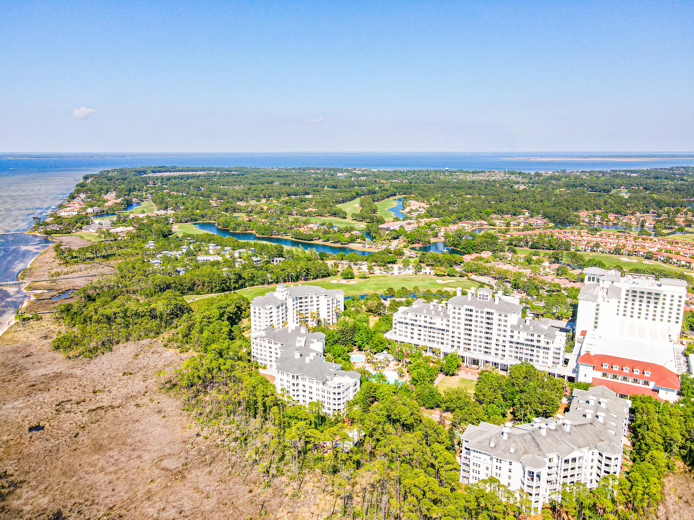 BAHIA CONDO - Residential