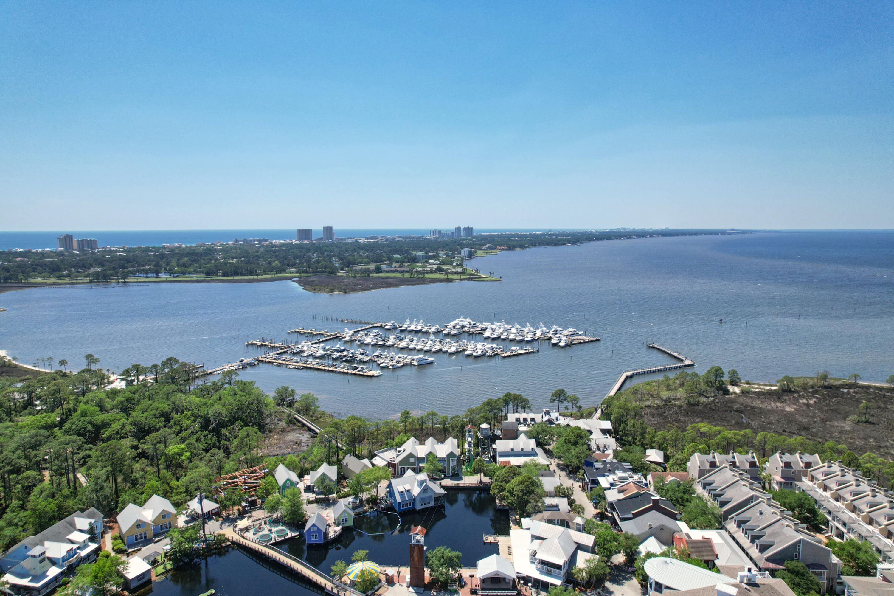 BAHIA CONDO - Residential