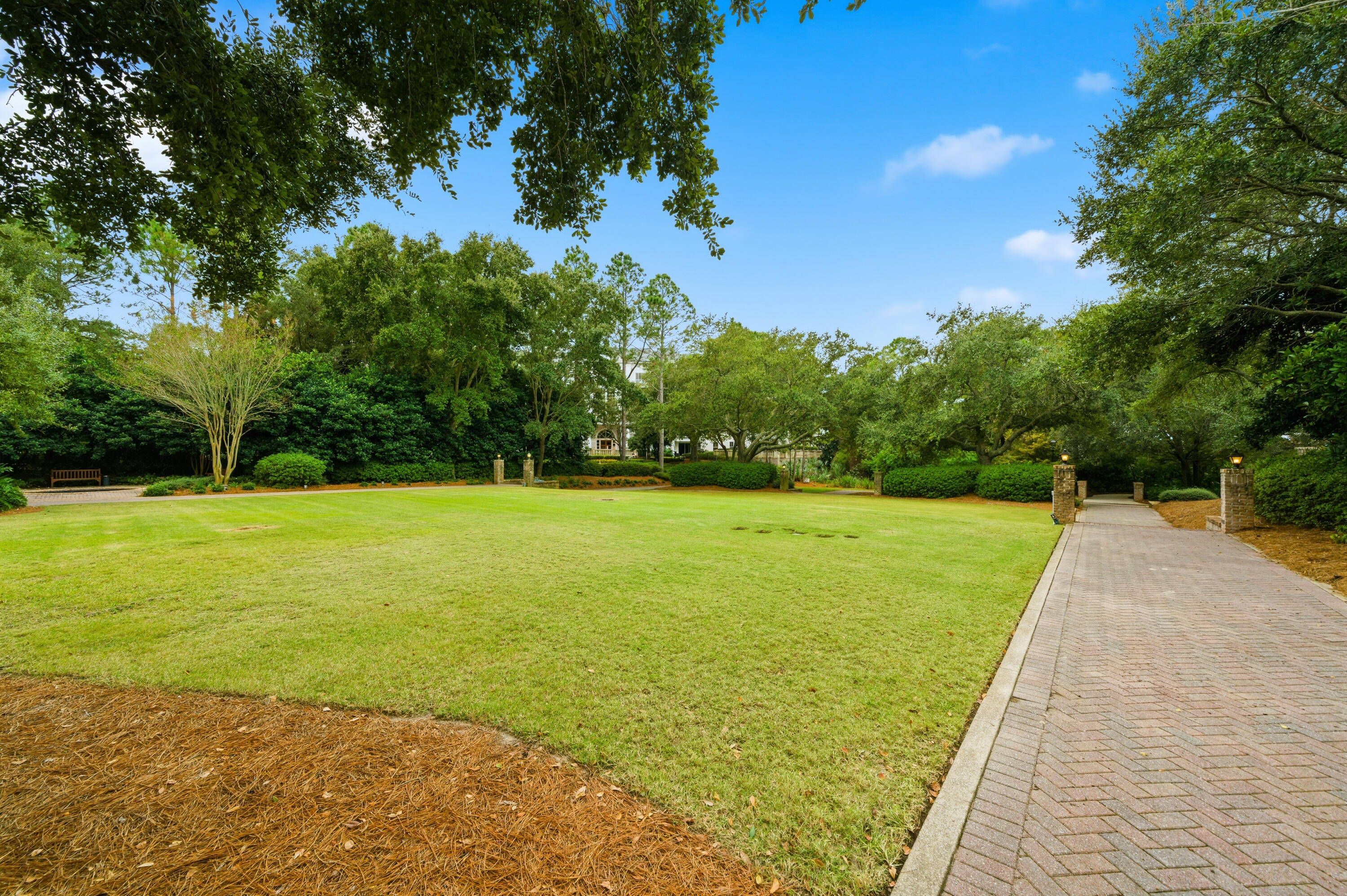 BAHIA CONDO - Residential