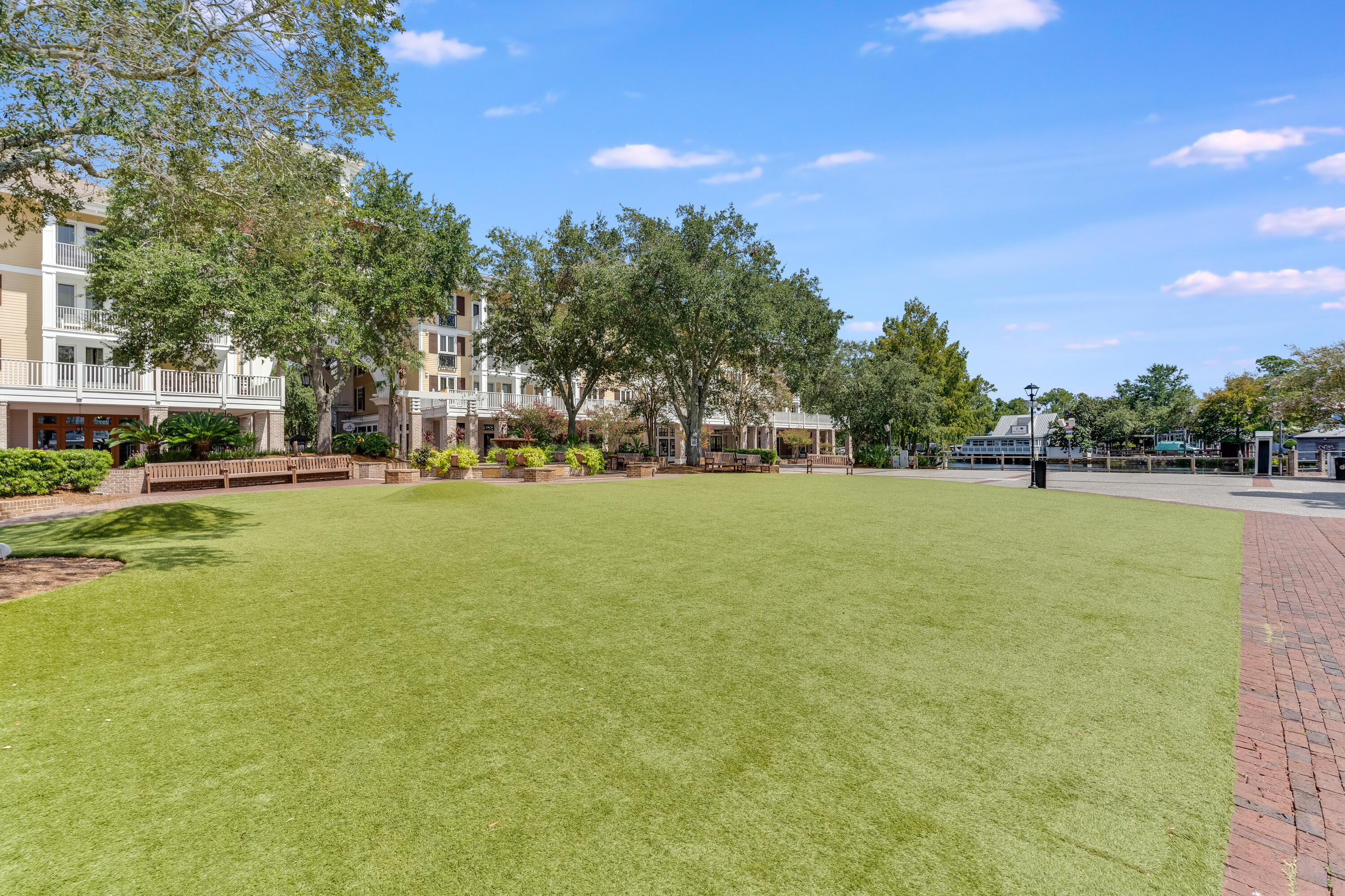 BAHIA CONDO - Residential