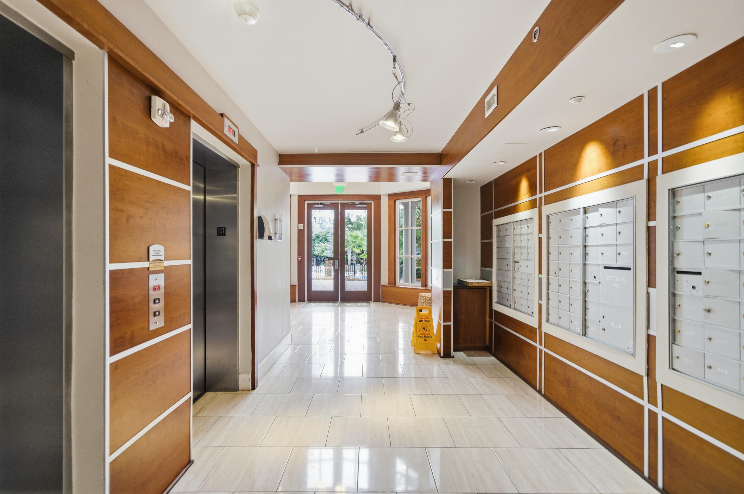 BAHIA CONDO - Residential