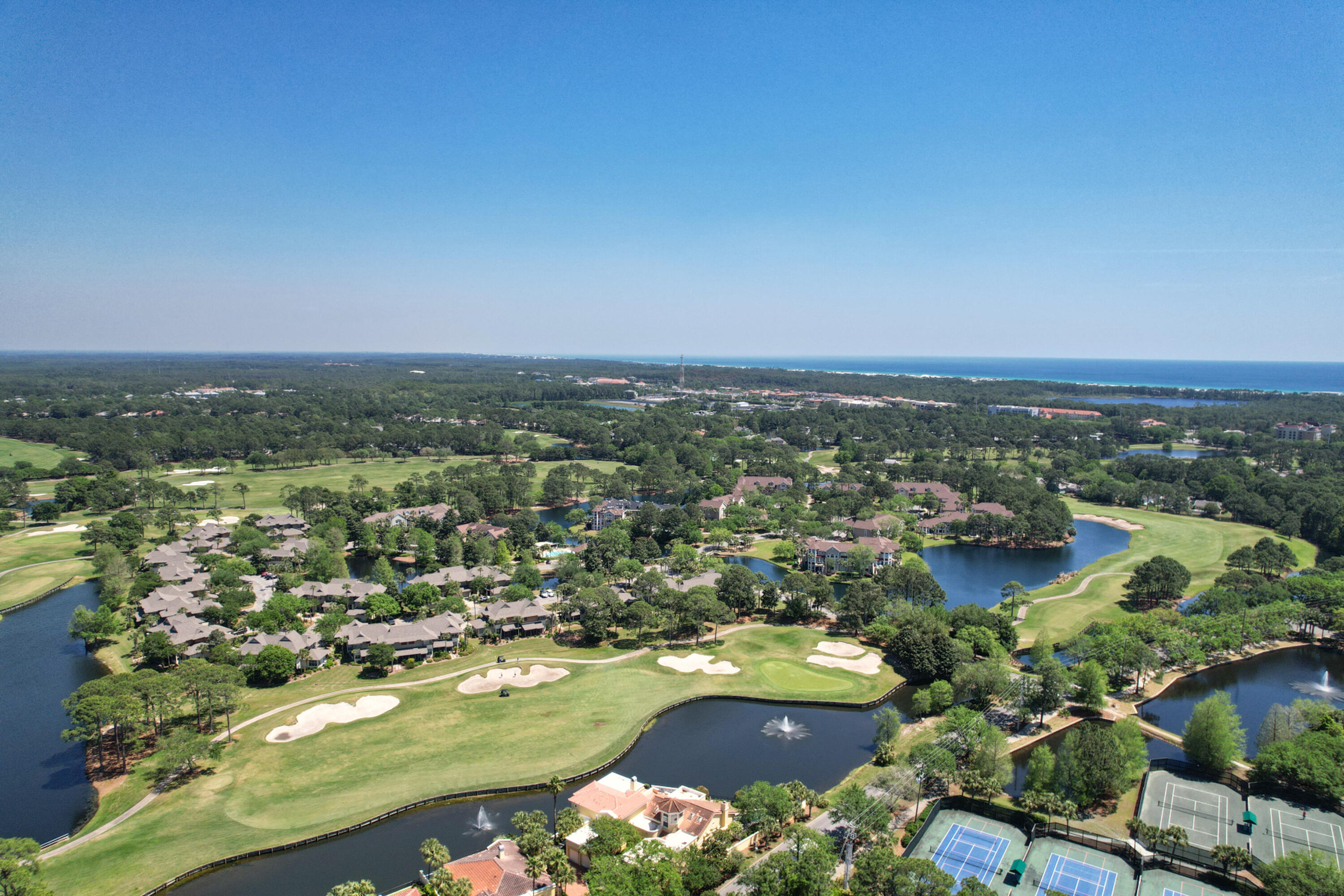 BAHIA CONDO - Residential