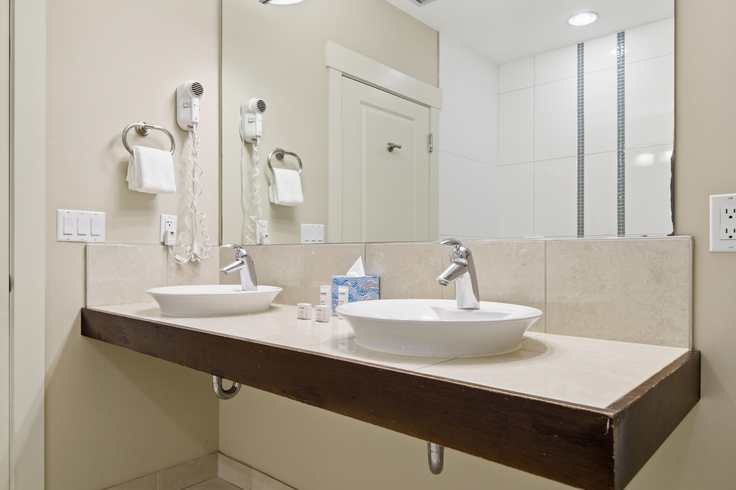 BAHIA CONDO - Residential