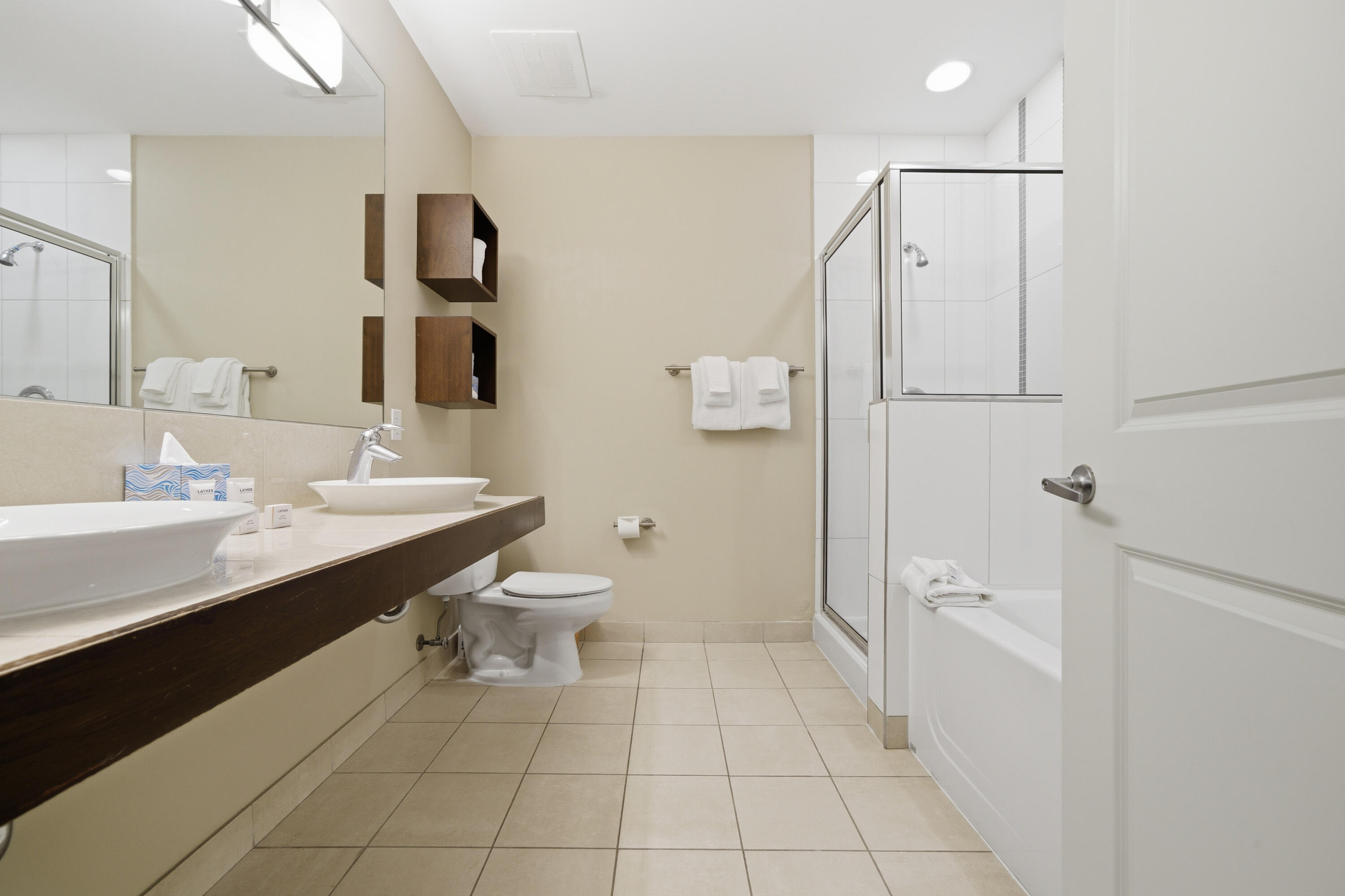 BAHIA CONDO - Residential