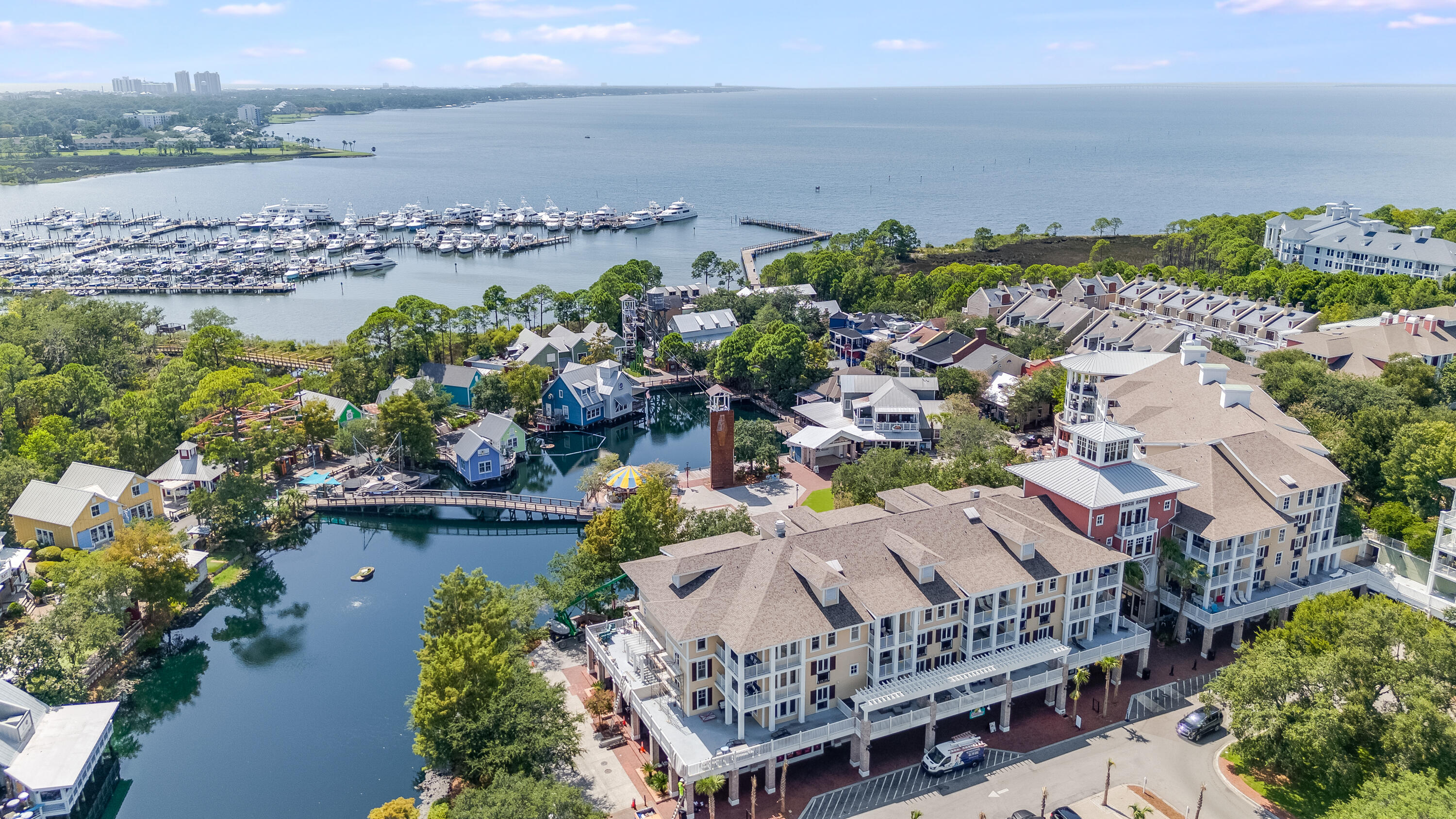 BAHIA CONDO - Residential