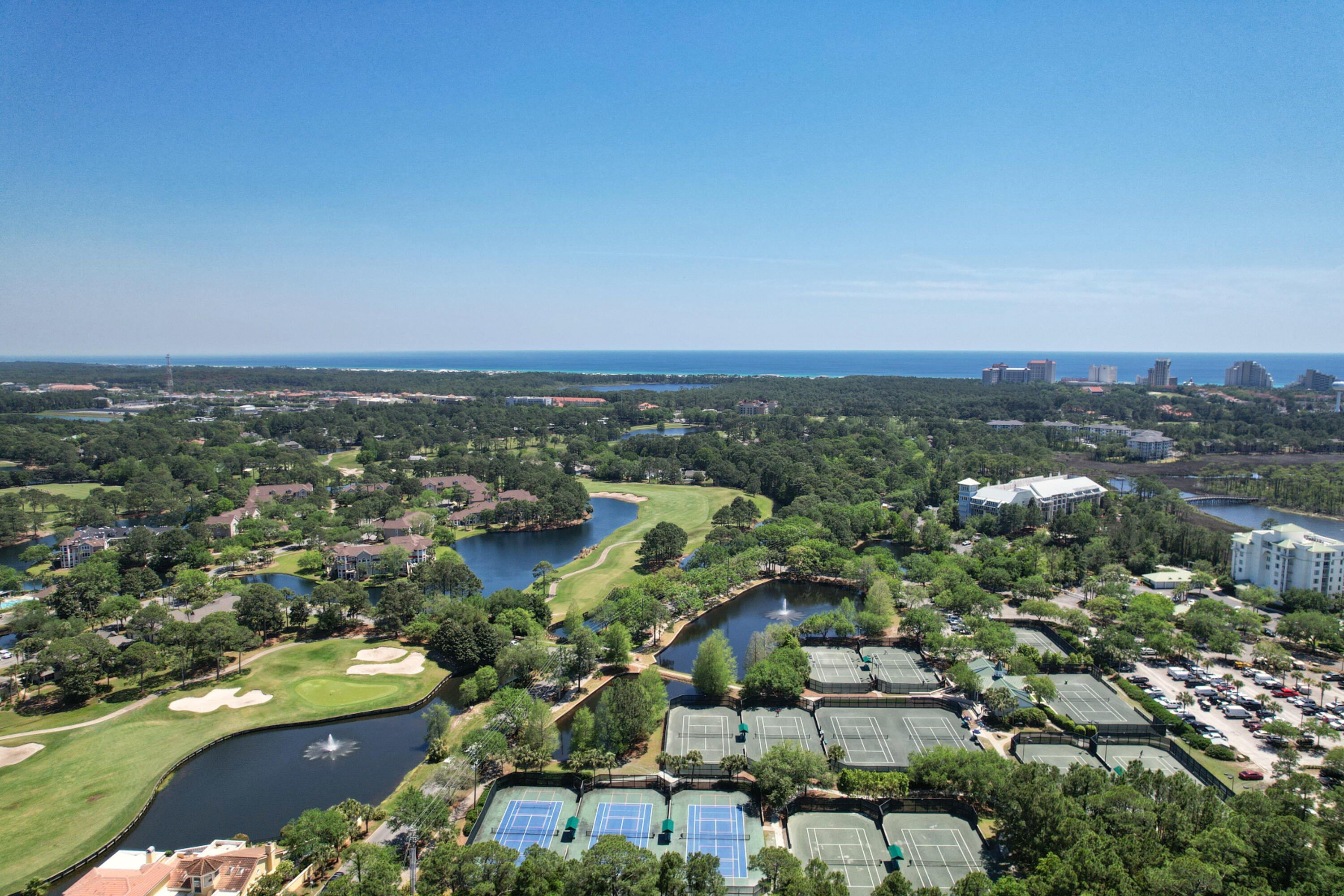 BAHIA CONDO - Residential