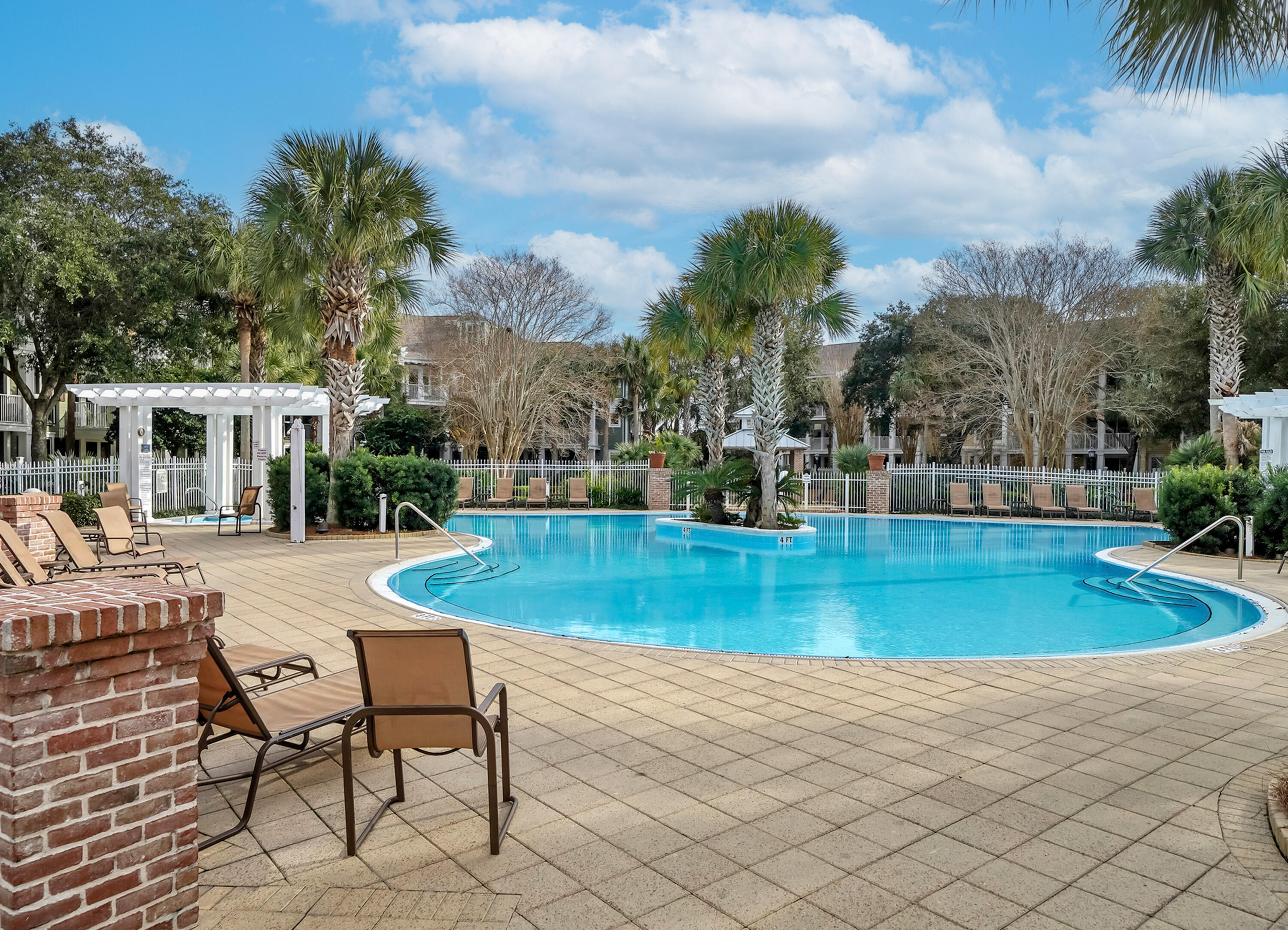 BAHIA CONDO - Residential