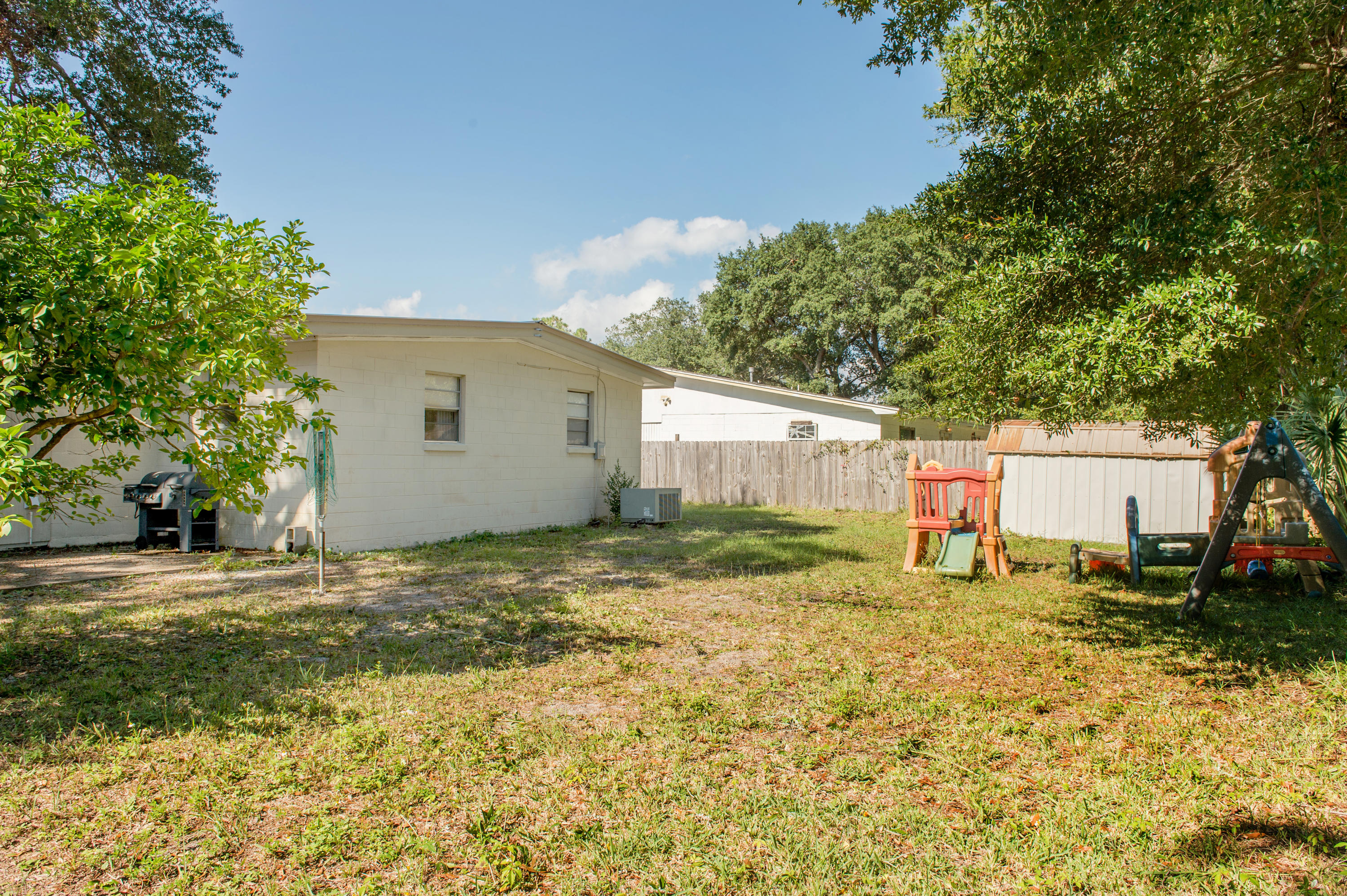 HOWARD S/D - Residential