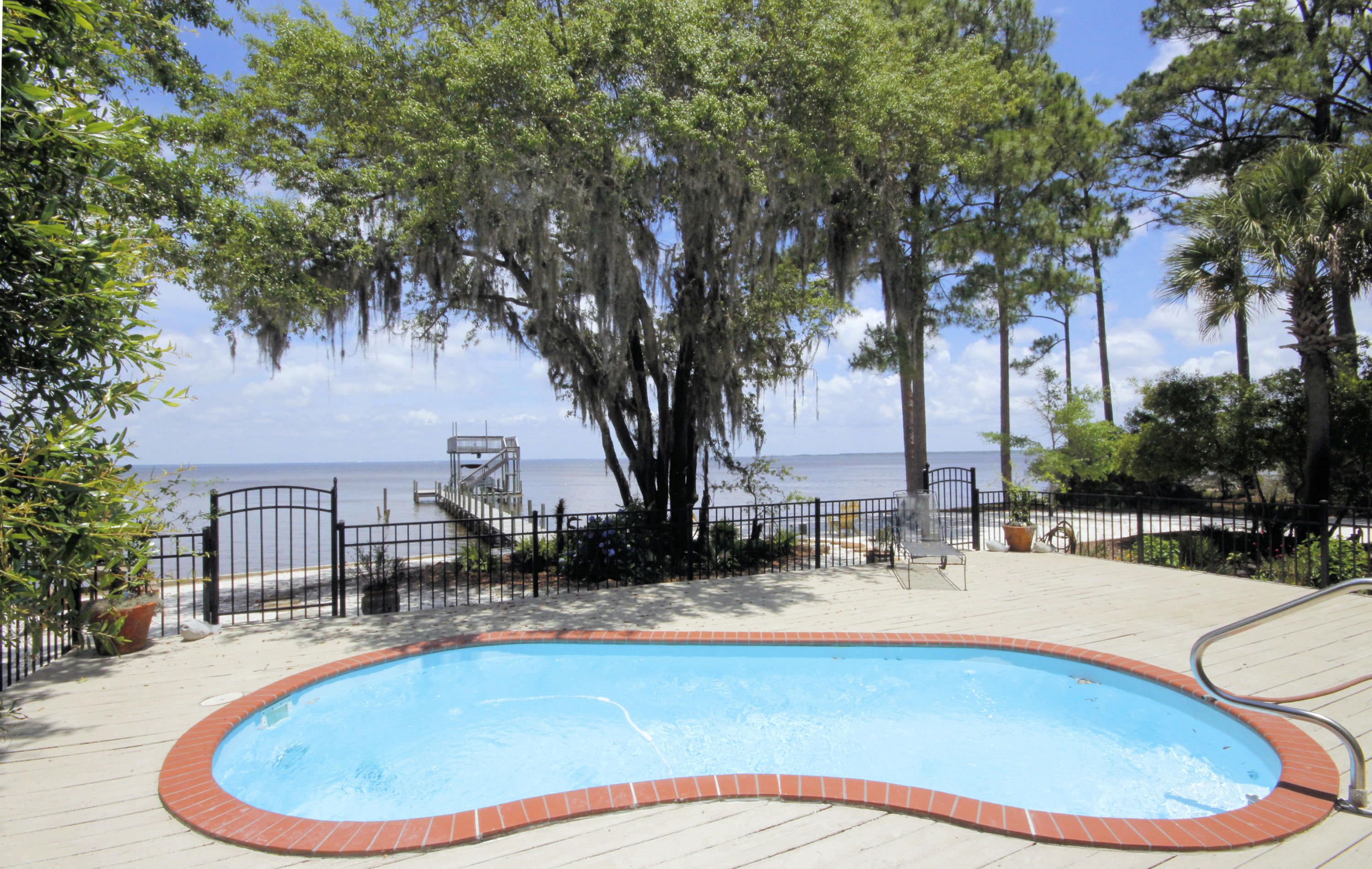 Hewitt Point - Residential