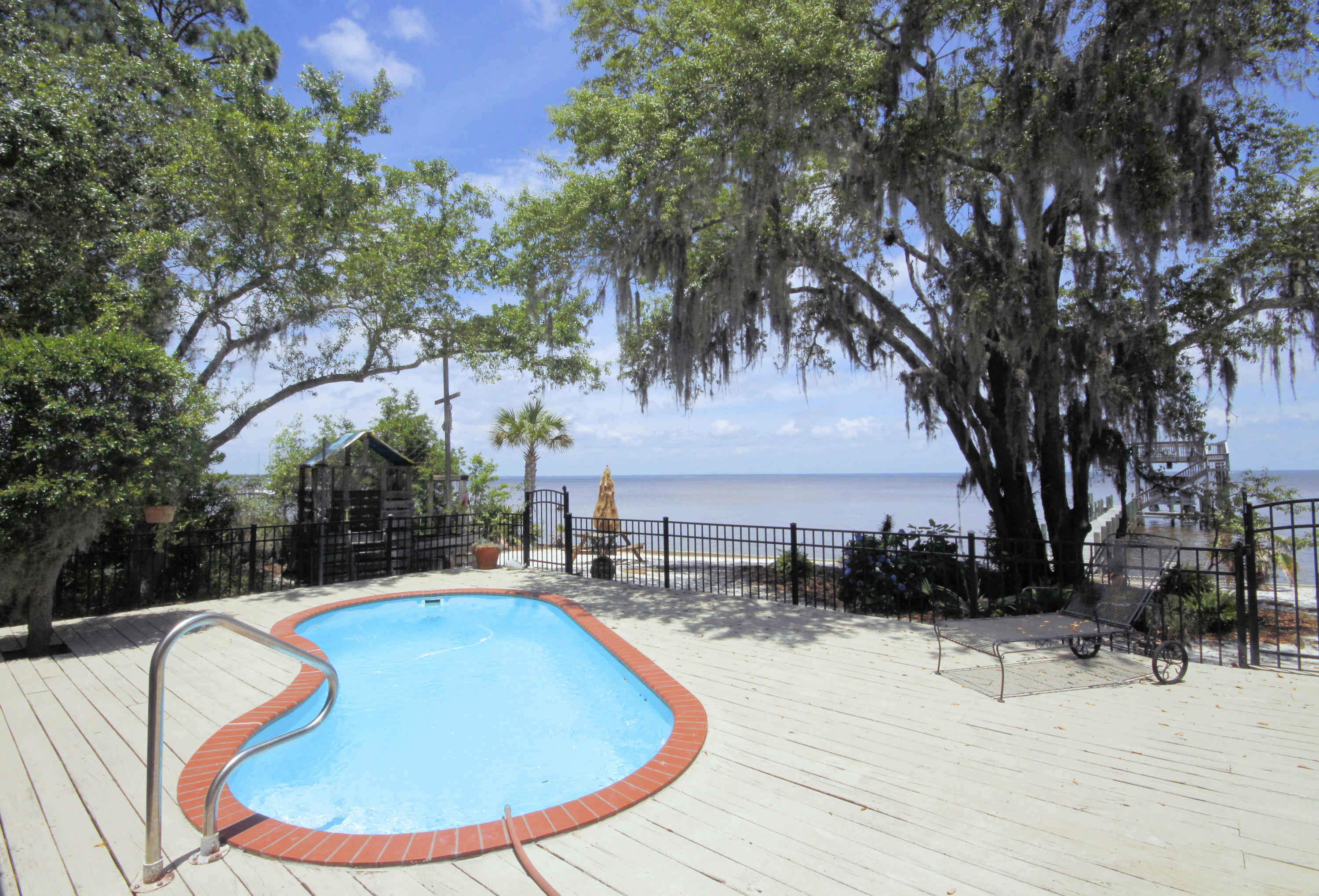 Hewitt Point - Residential