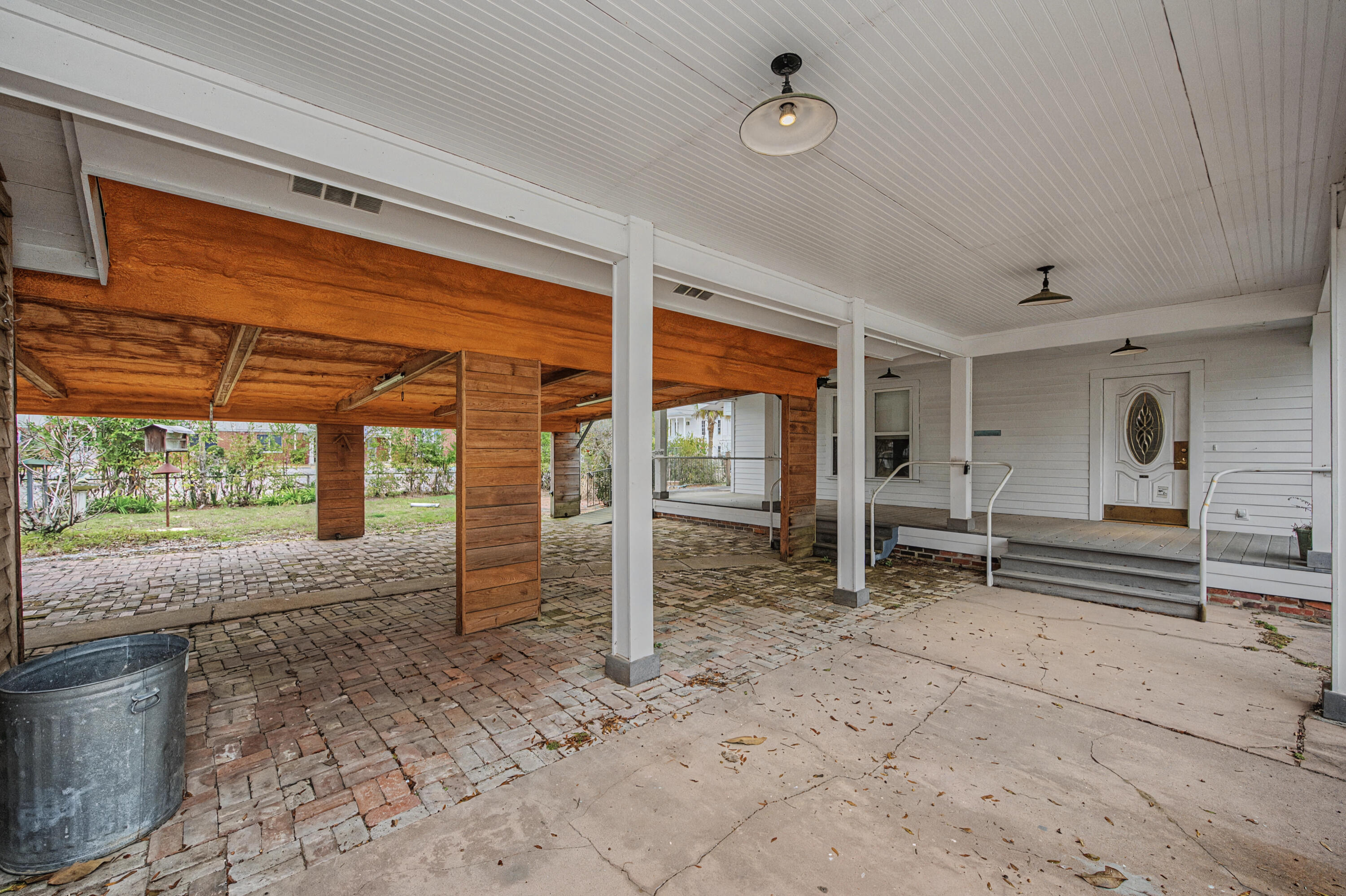 TOWN OF DEFUNIAK SPRINGS - Residential