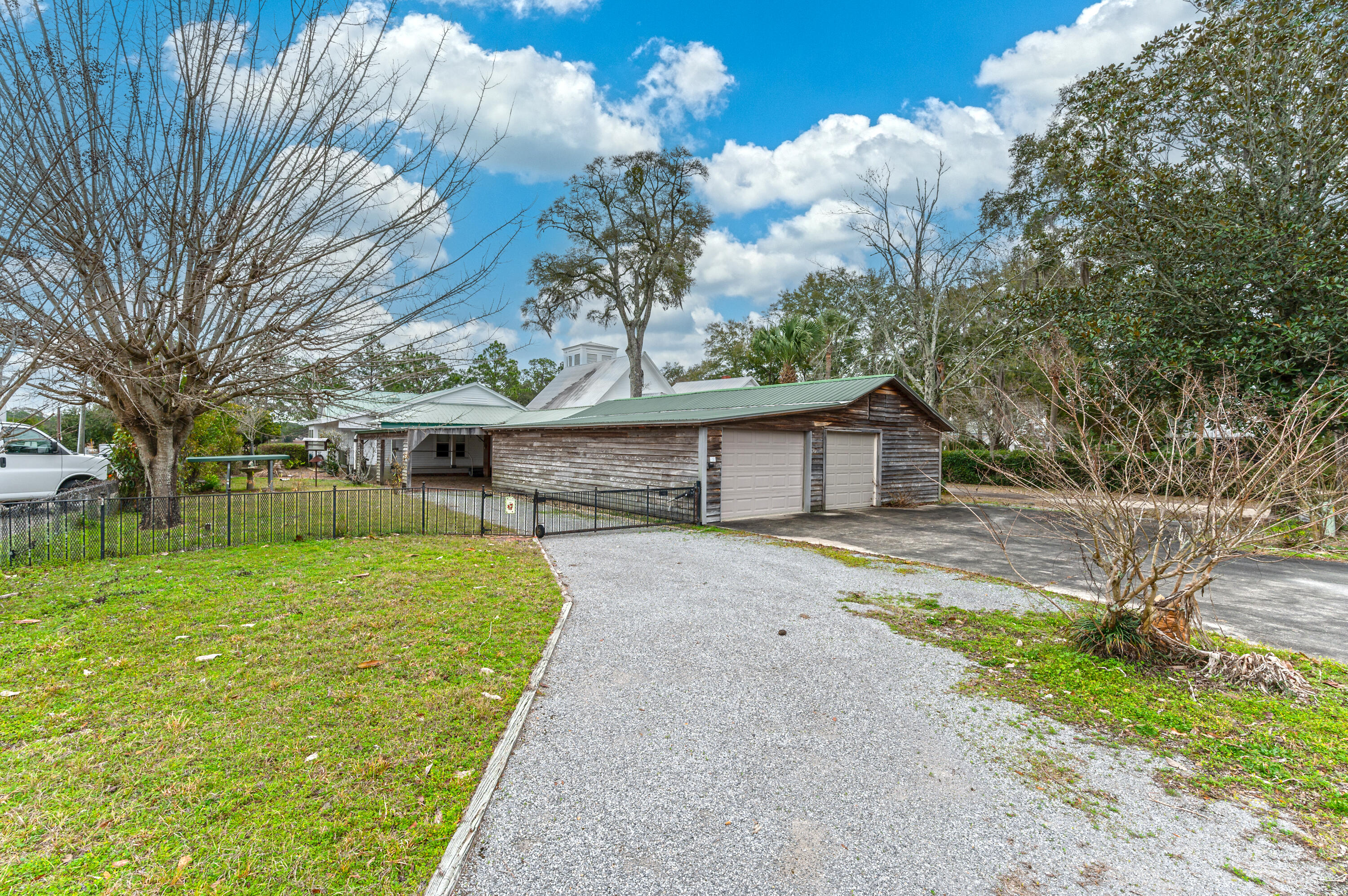 TOWN OF DEFUNIAK SPRINGS - Residential