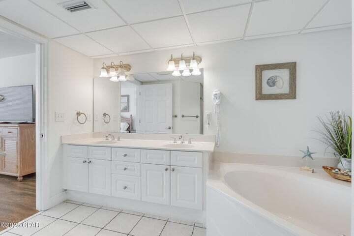 EMERALD BEACH PH 1 - Residential