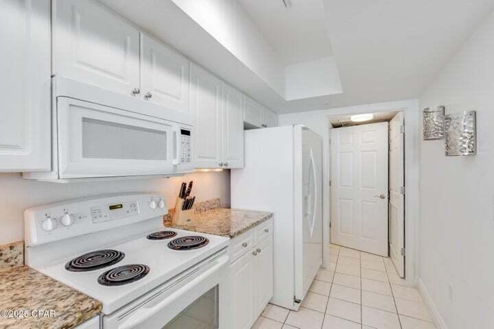 EMERALD BEACH PH 1 - Residential