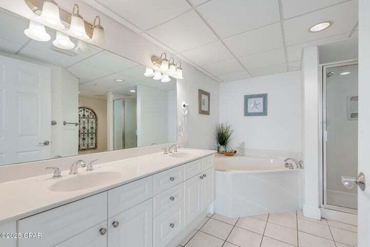 EMERALD BEACH PH 1 - Residential