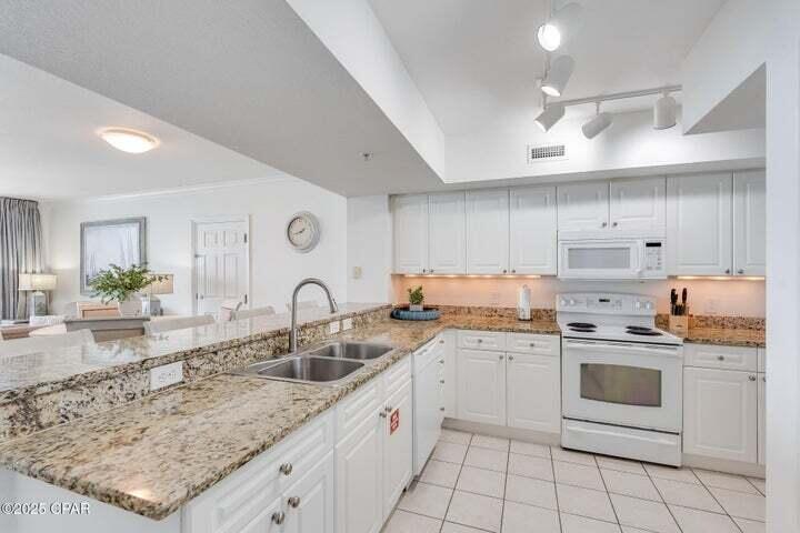 EMERALD BEACH PH 1 - Residential