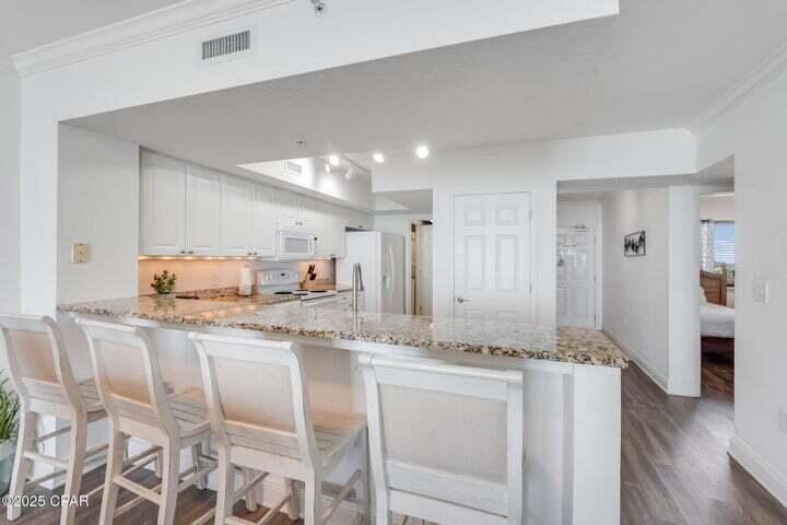 EMERALD BEACH PH 1 - Residential