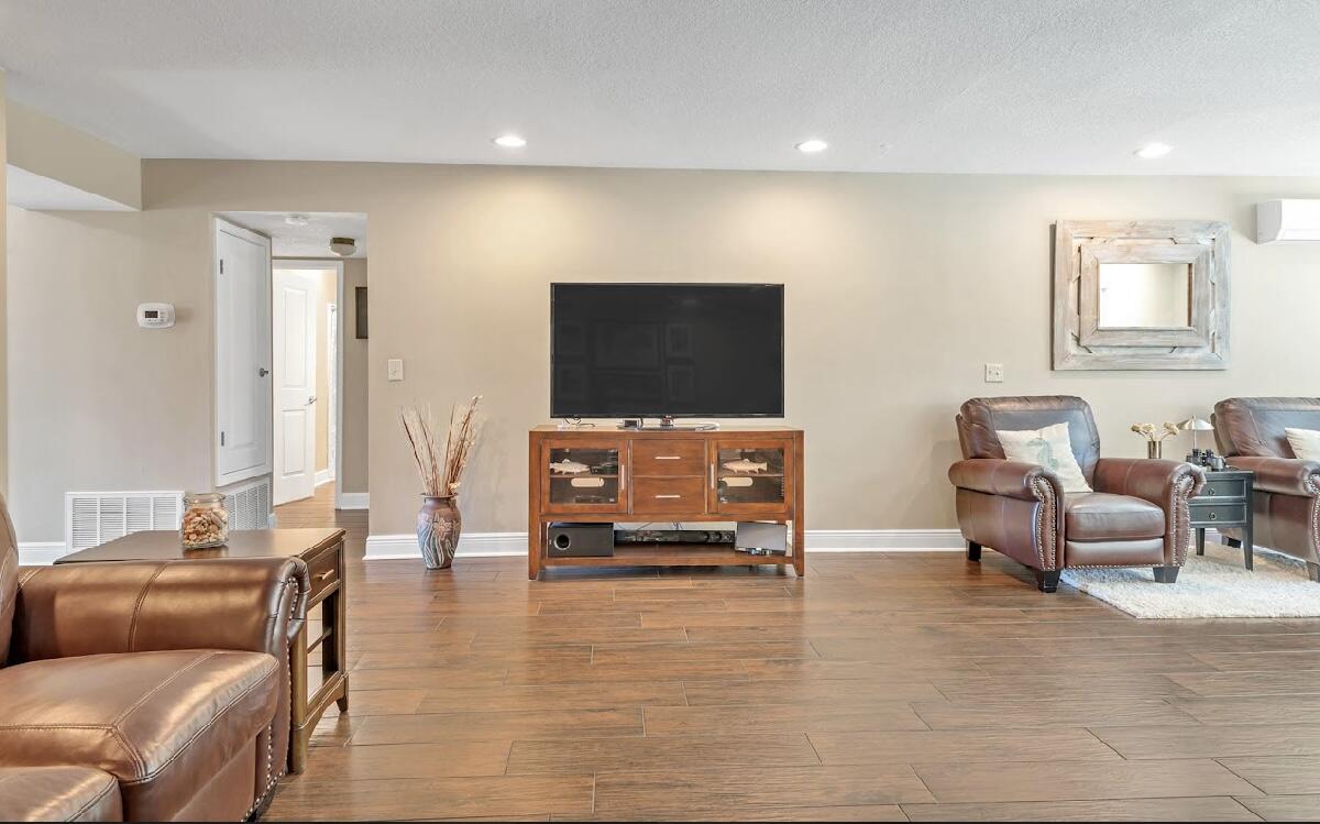 HARBOR RIDGE - Residential