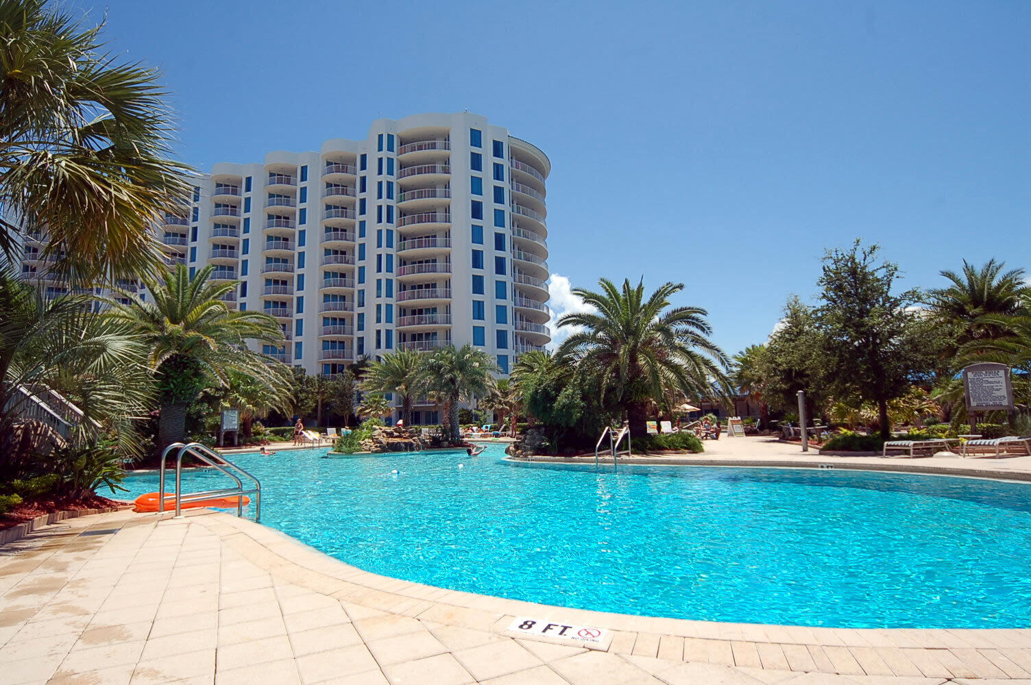 Gulf and Pool Views in The Palms of Destin!This Unit is Rental Ready or Great as a Weekend Getaway Location. The Living Room and Master Bedroom overlook the Balcony, Pool  and Gulf! The Palms of Destin offers an onsite Restaurant and Bar along with Pickleball, tennis, Playground and covered parking.