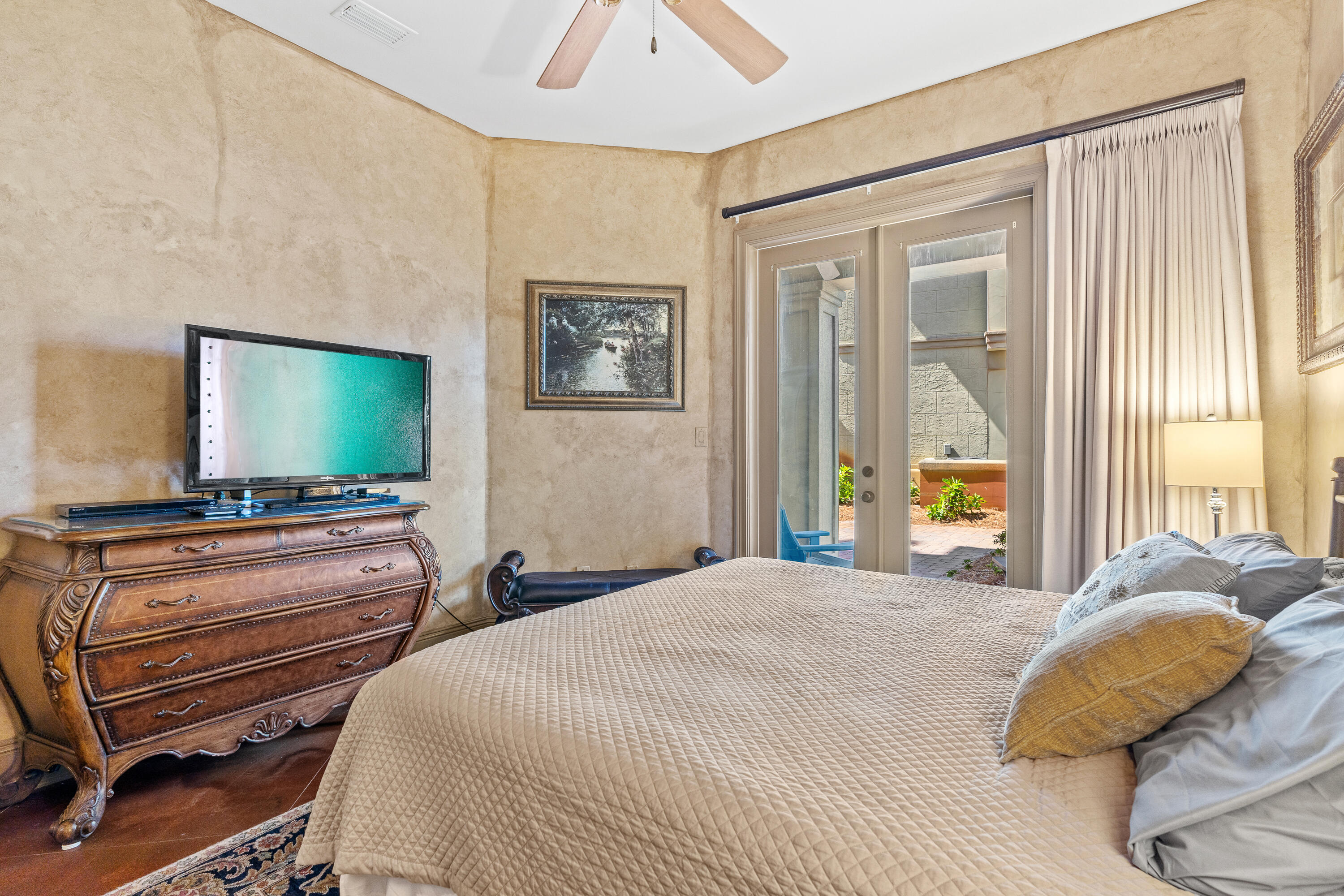 SAINT TROPEZ - Residential