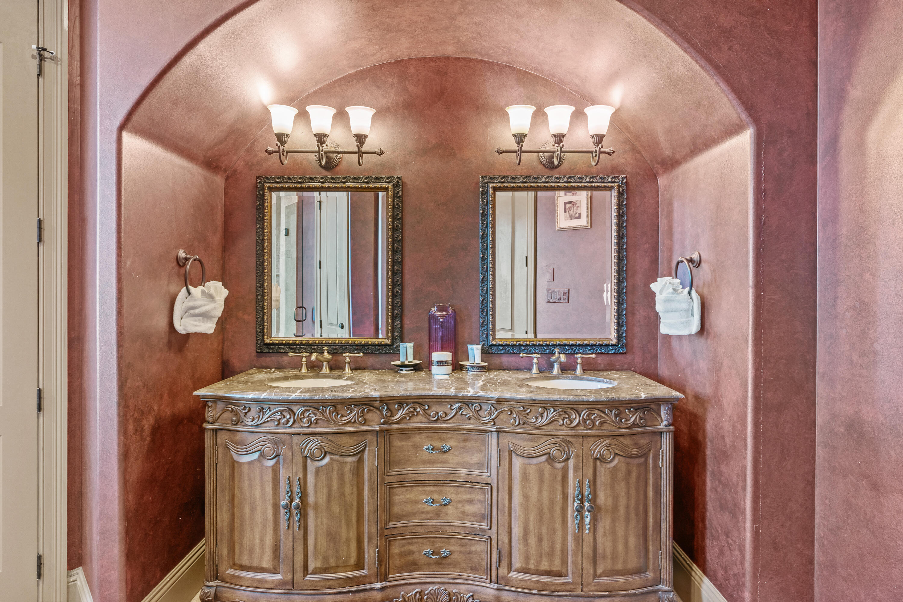 SAINT TROPEZ - Residential