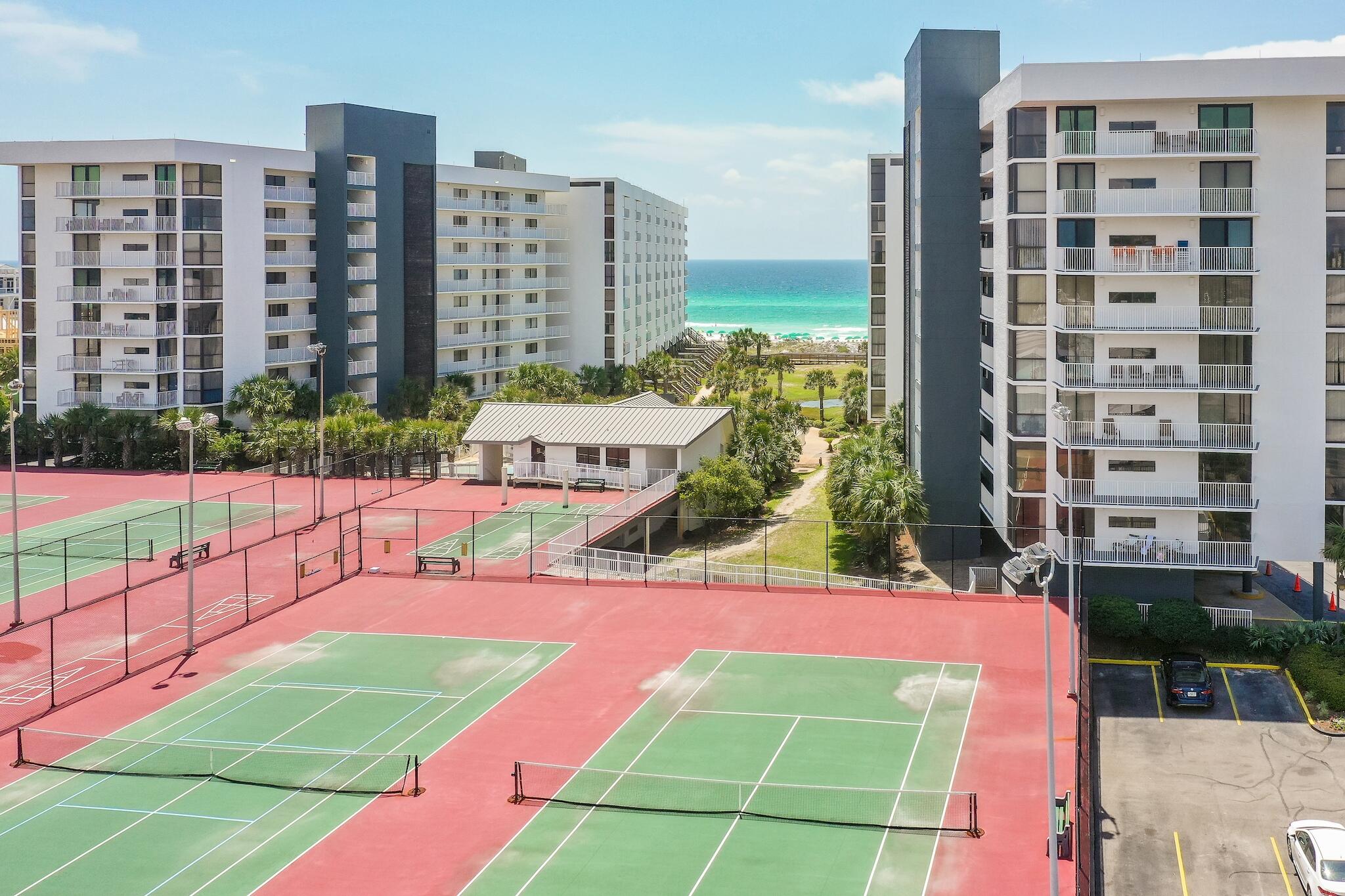 MAINSAIL CONDO PH 1 - Residential