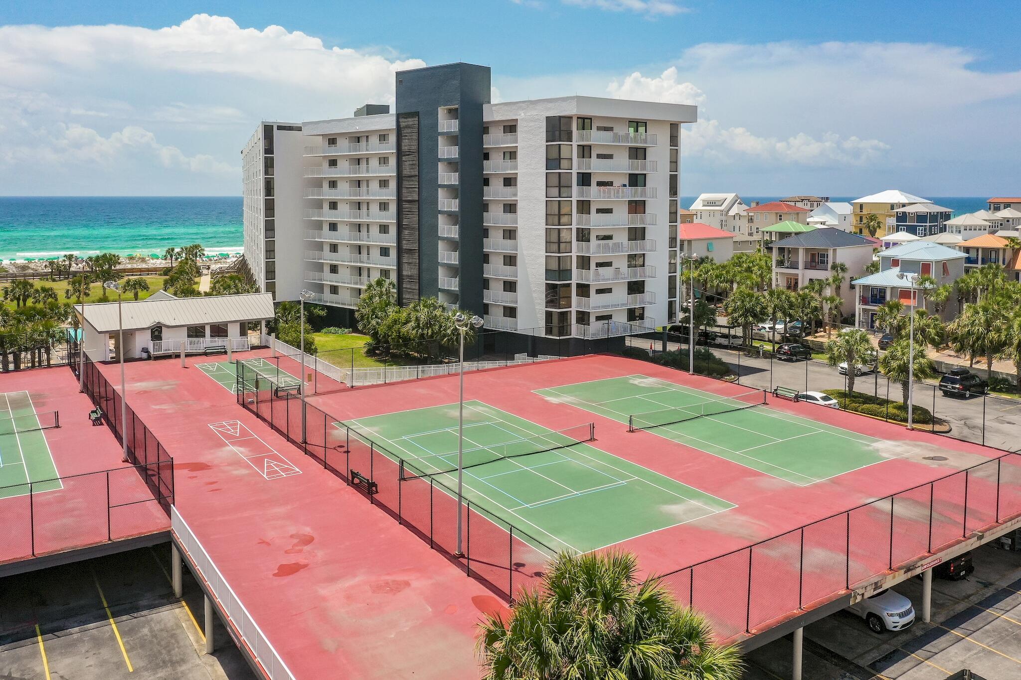 MAINSAIL CONDO PH 1 - Residential
