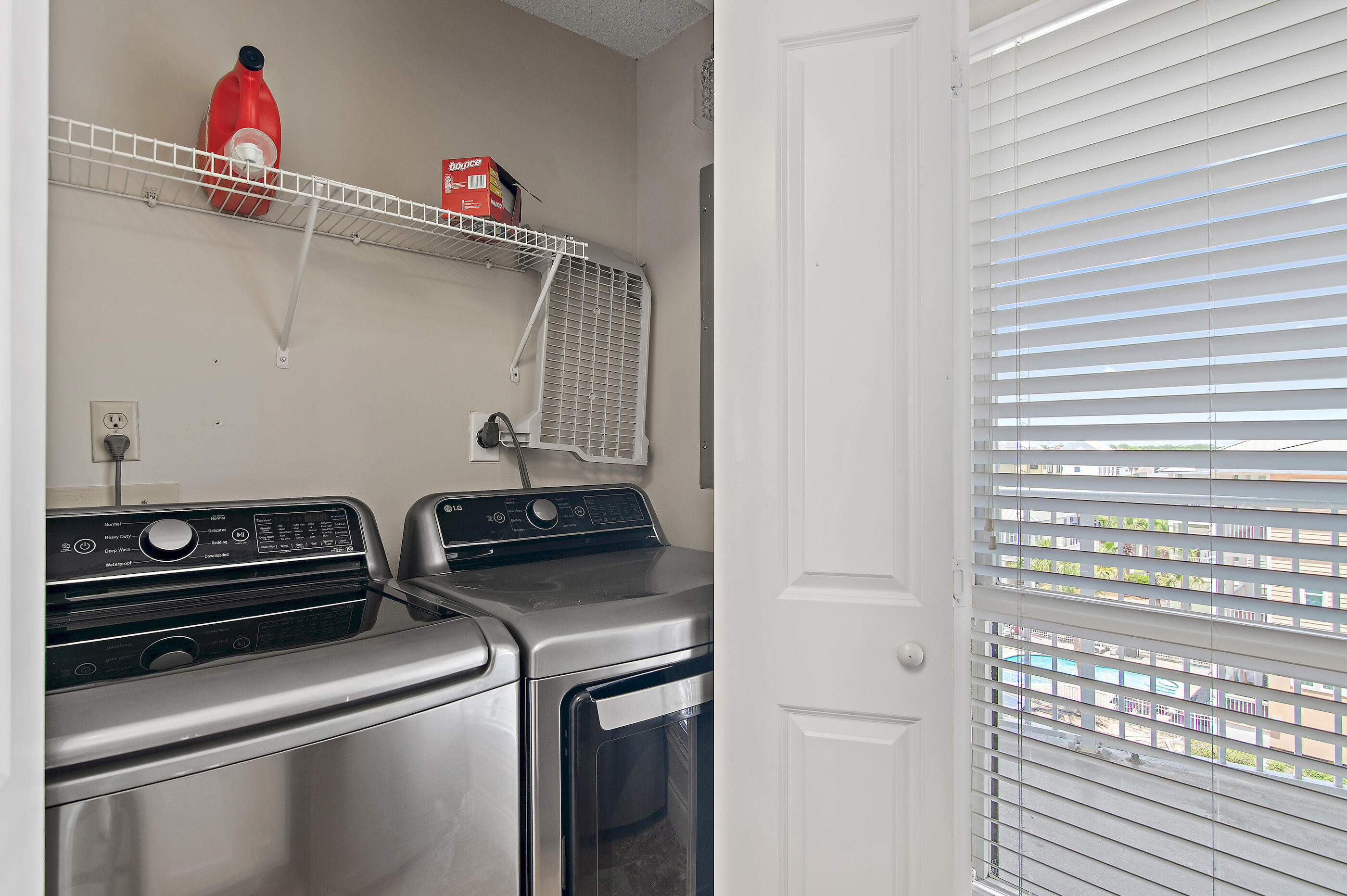MAINSAIL CONDO PH 1 - Residential