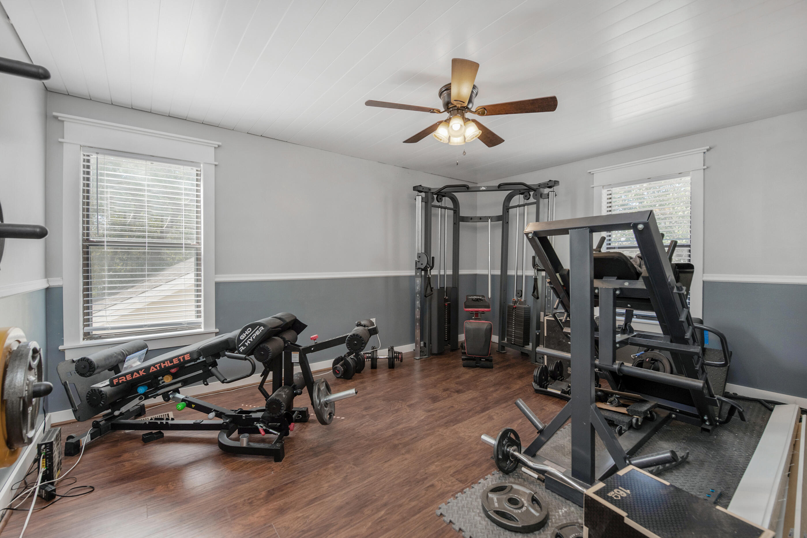 ROBLEDAL ESTATES - Residential