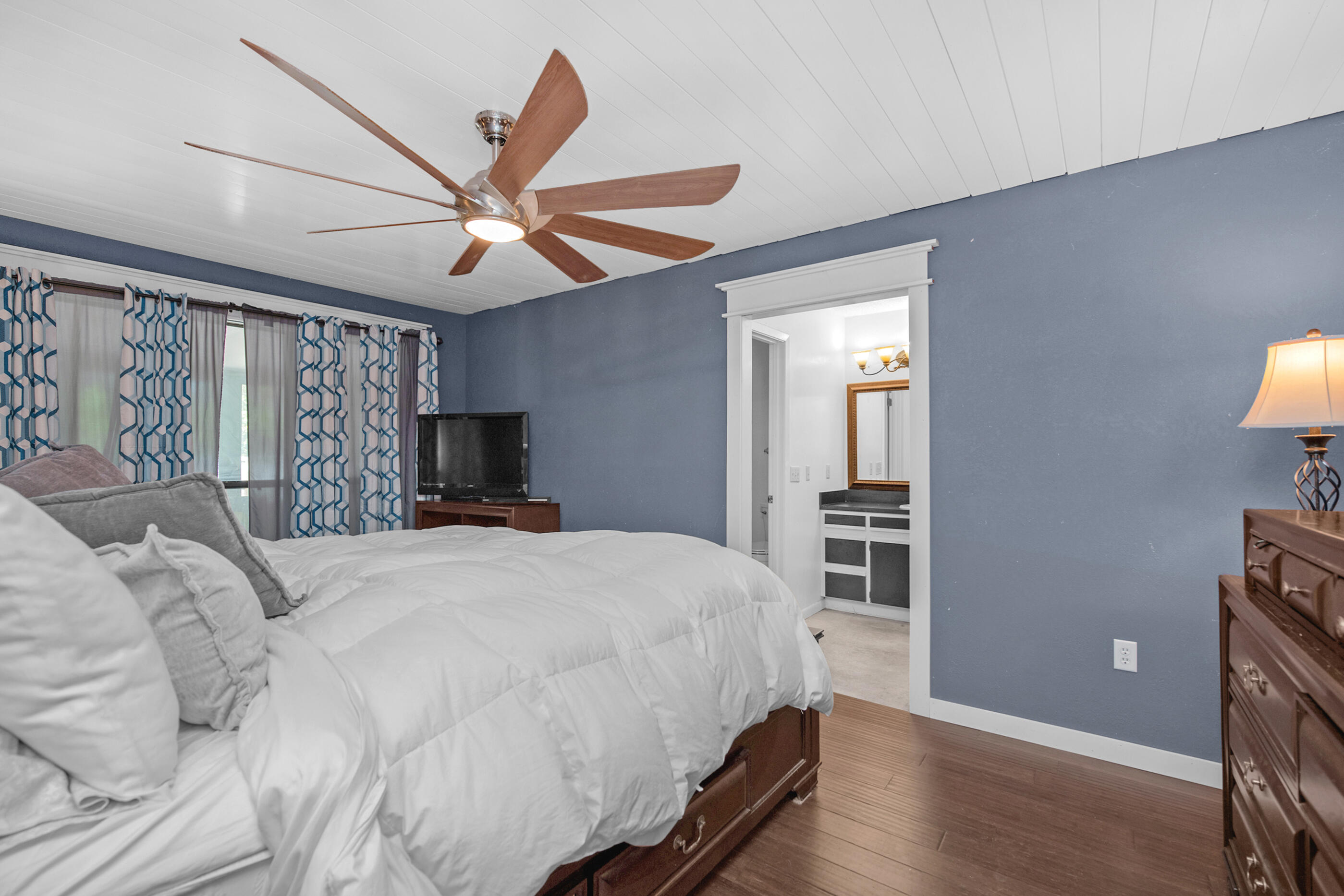 ROBLEDAL ESTATES - Residential