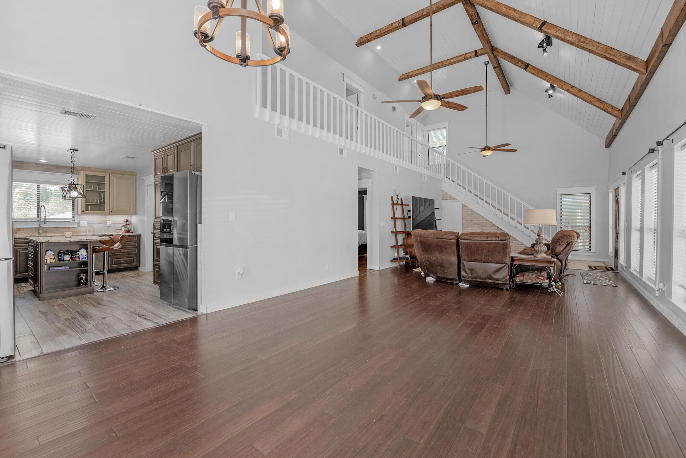 ROBLEDAL ESTATES - Residential