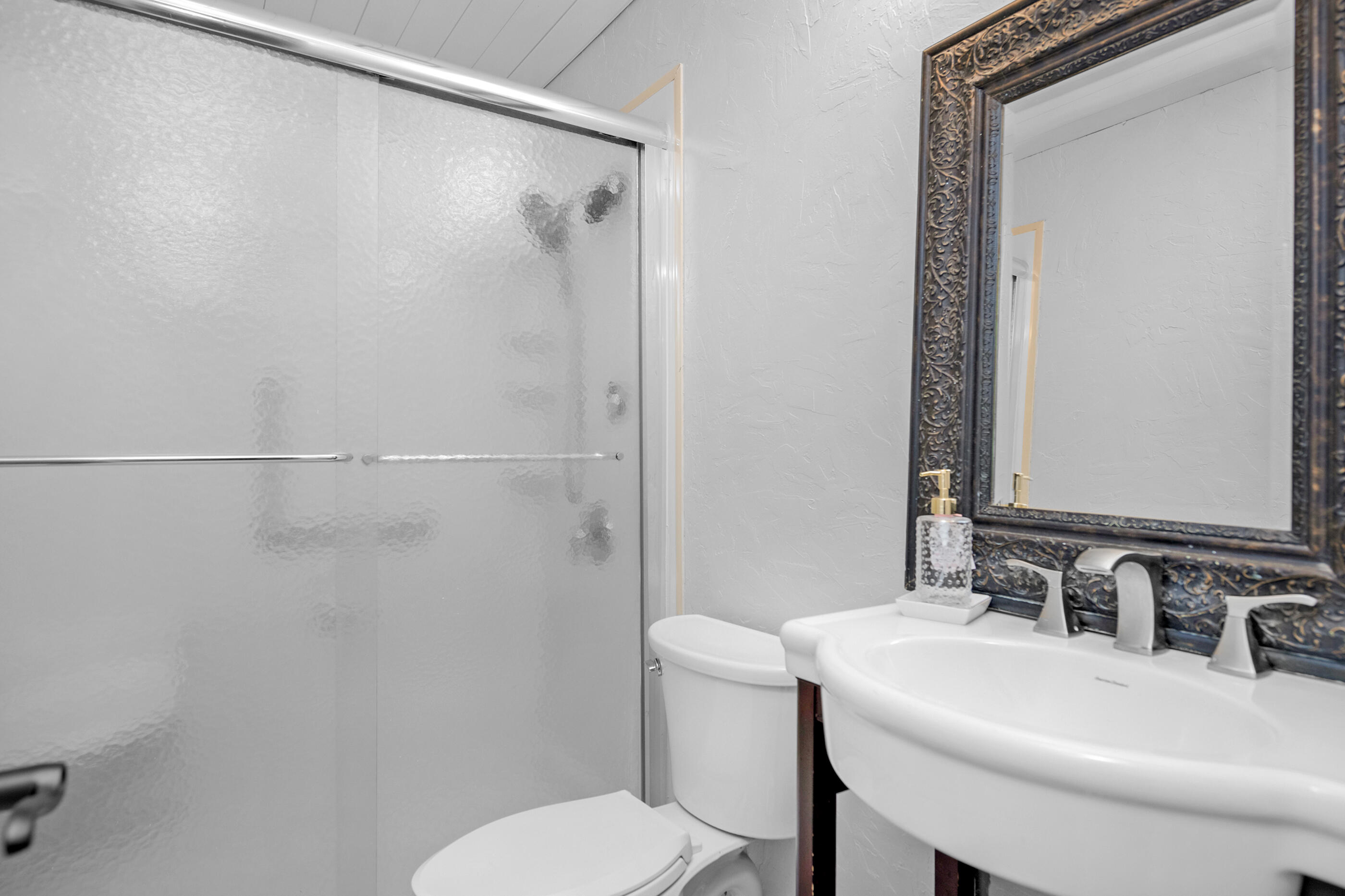 ROBLEDAL ESTATES - Residential