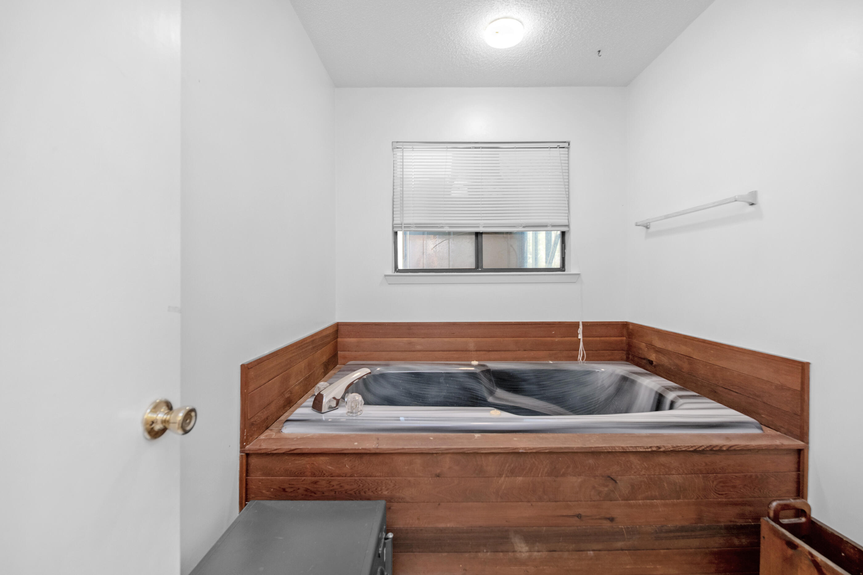 ROBLEDAL ESTATES - Residential