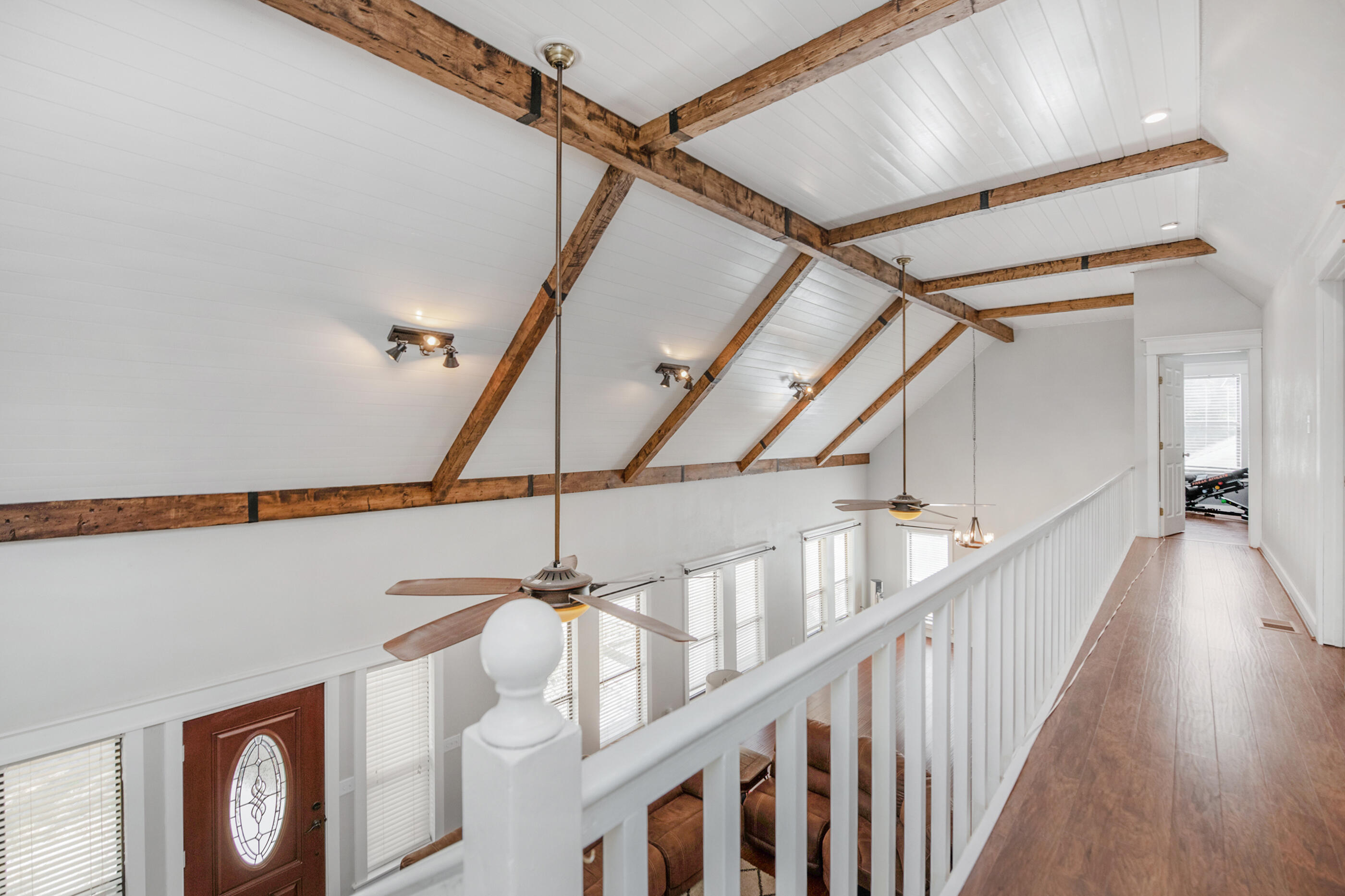 ROBLEDAL ESTATES - Residential