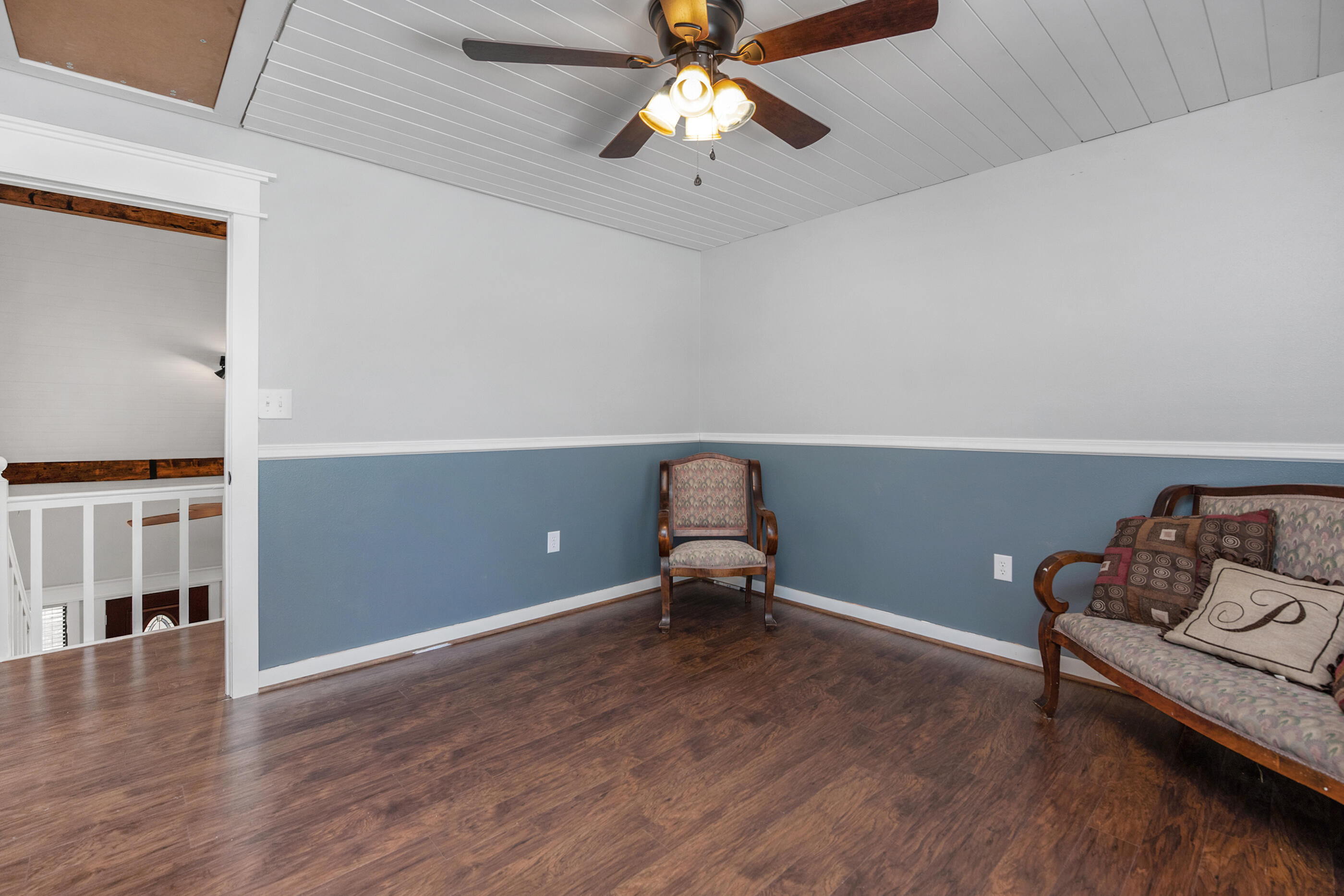 ROBLEDAL ESTATES - Residential