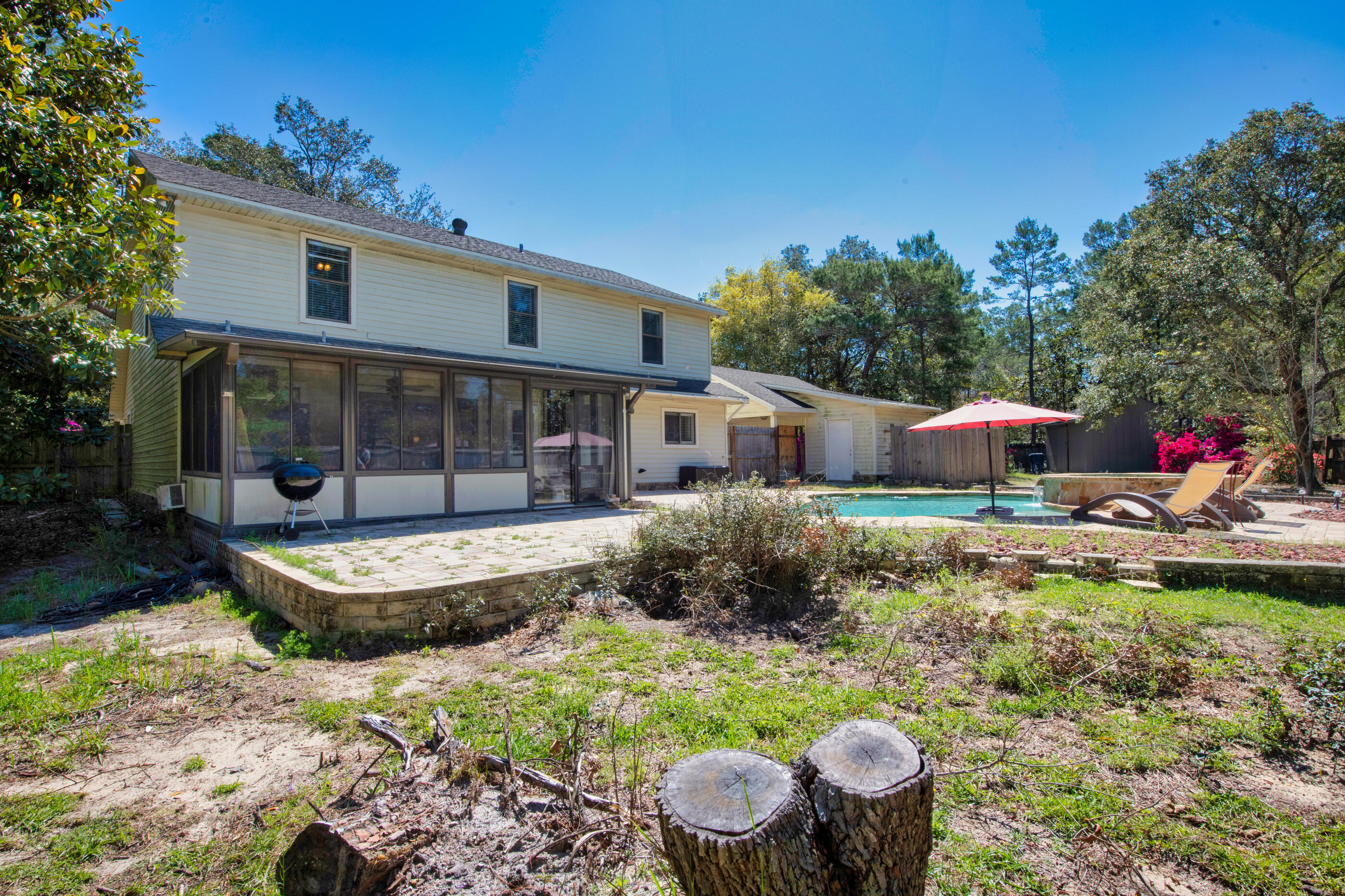 ROBLEDAL ESTATES - Residential