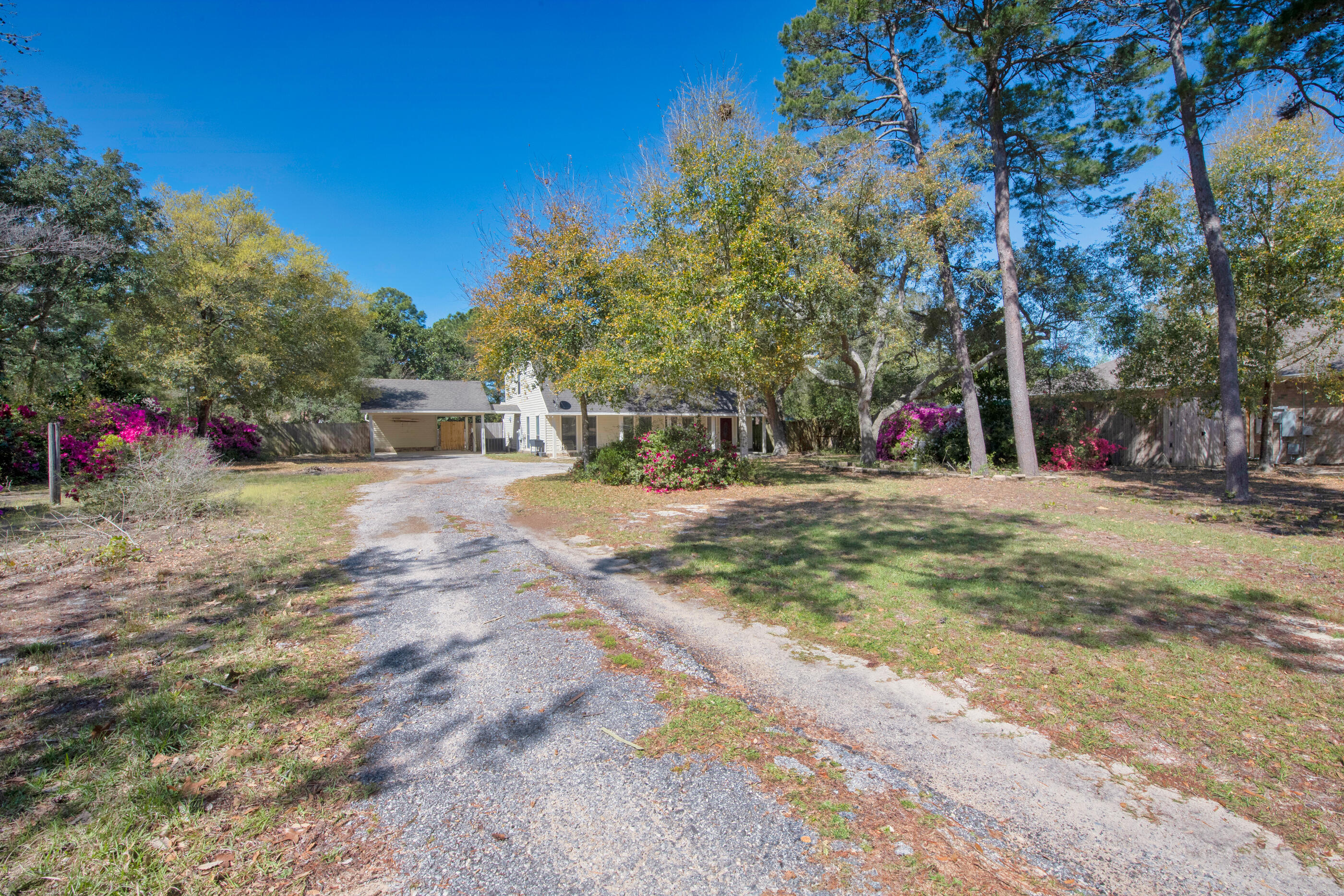 ROBLEDAL ESTATES - Residential