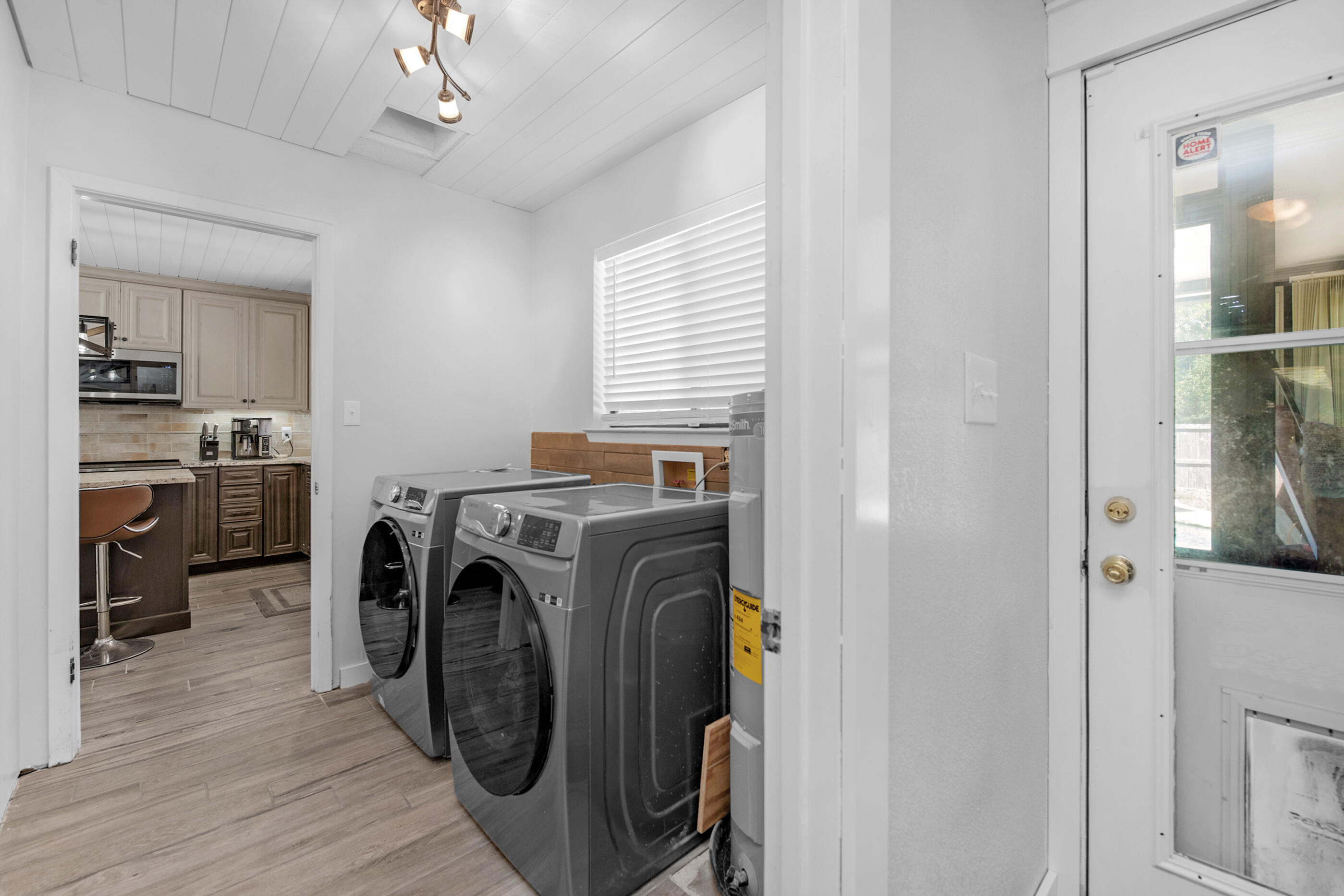 ROBLEDAL ESTATES - Residential