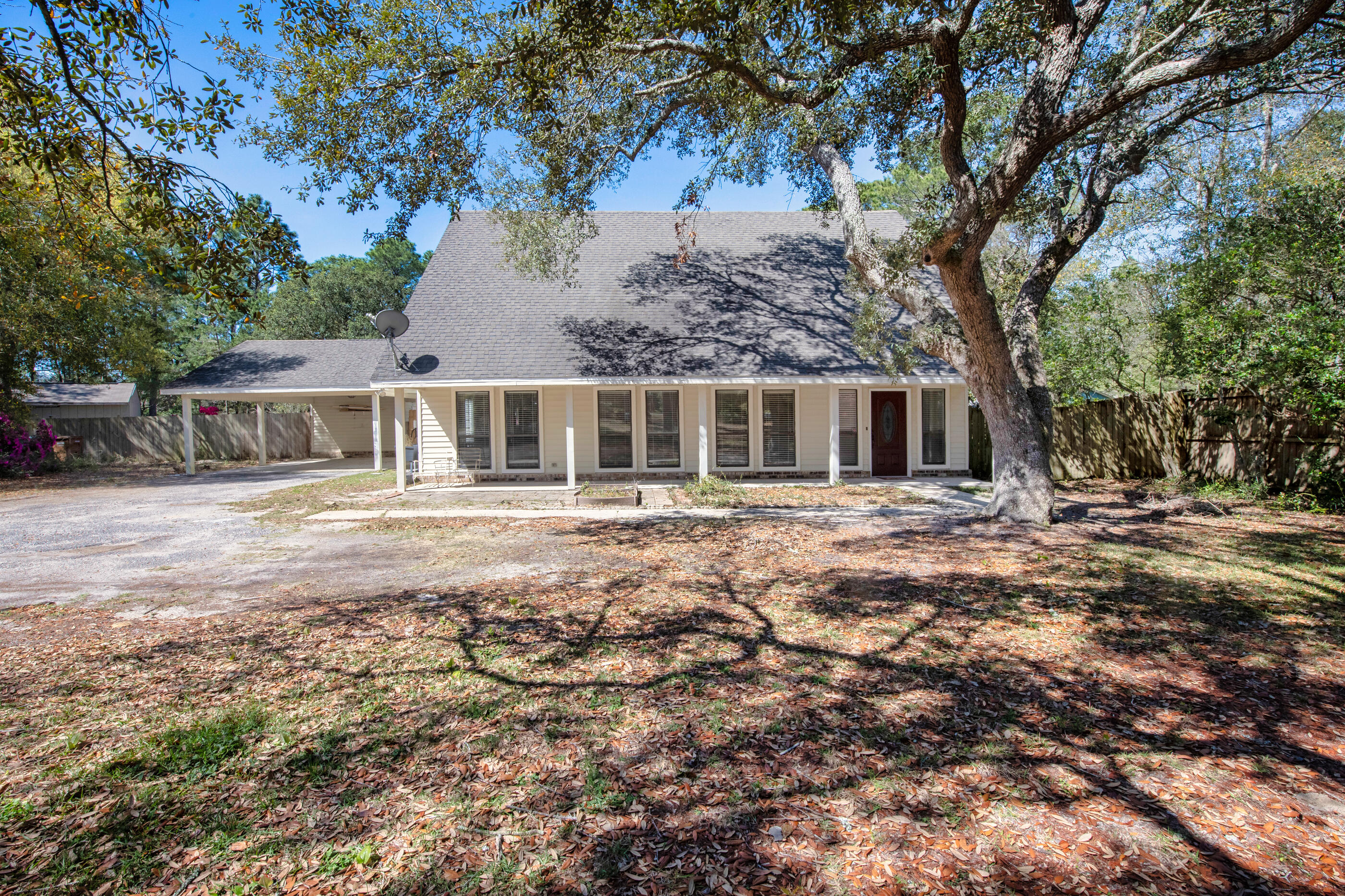 ROBLEDAL ESTATES - Residential