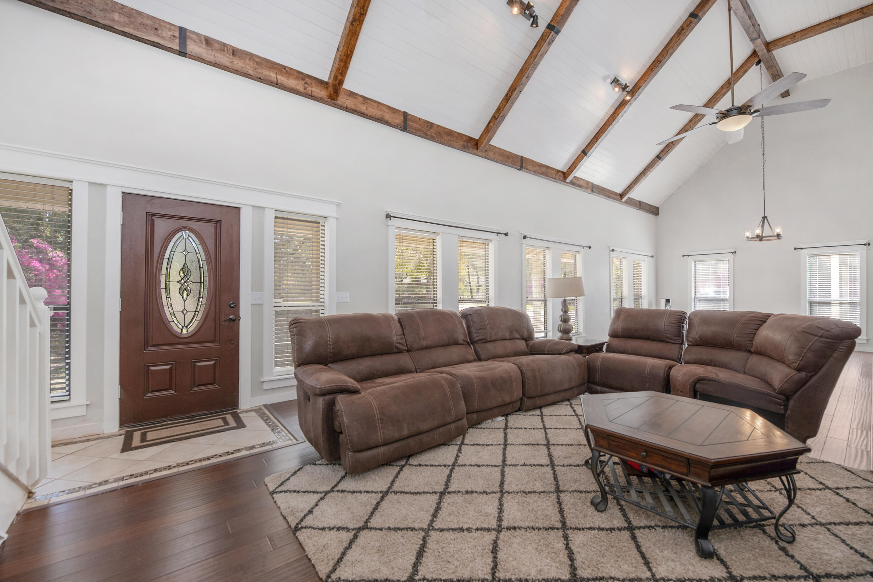 ROBLEDAL ESTATES - Residential